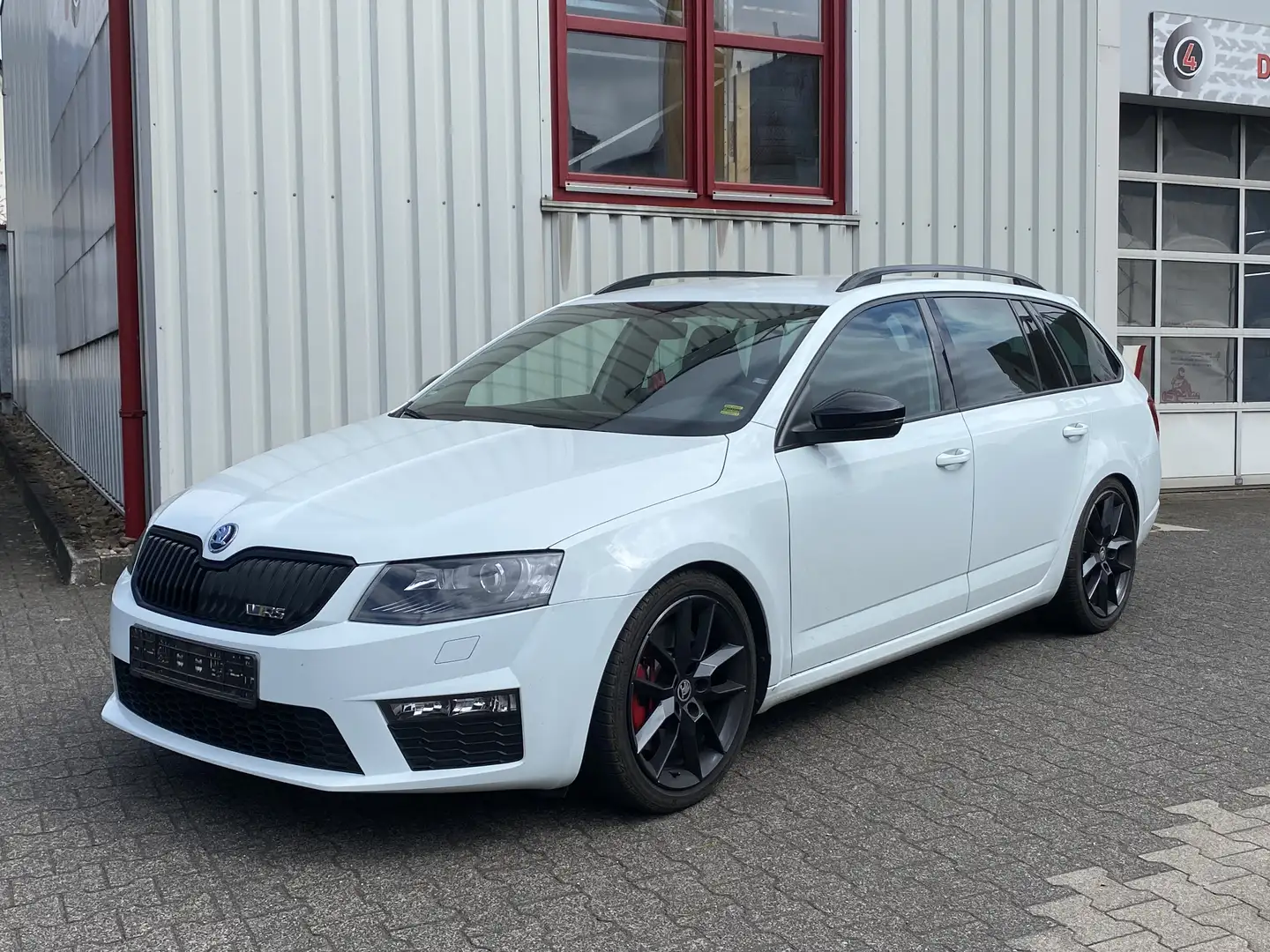 Skoda Octavia 2.0 VRS ~Leder~Navi~220PS~18Zoll Weiß - 1