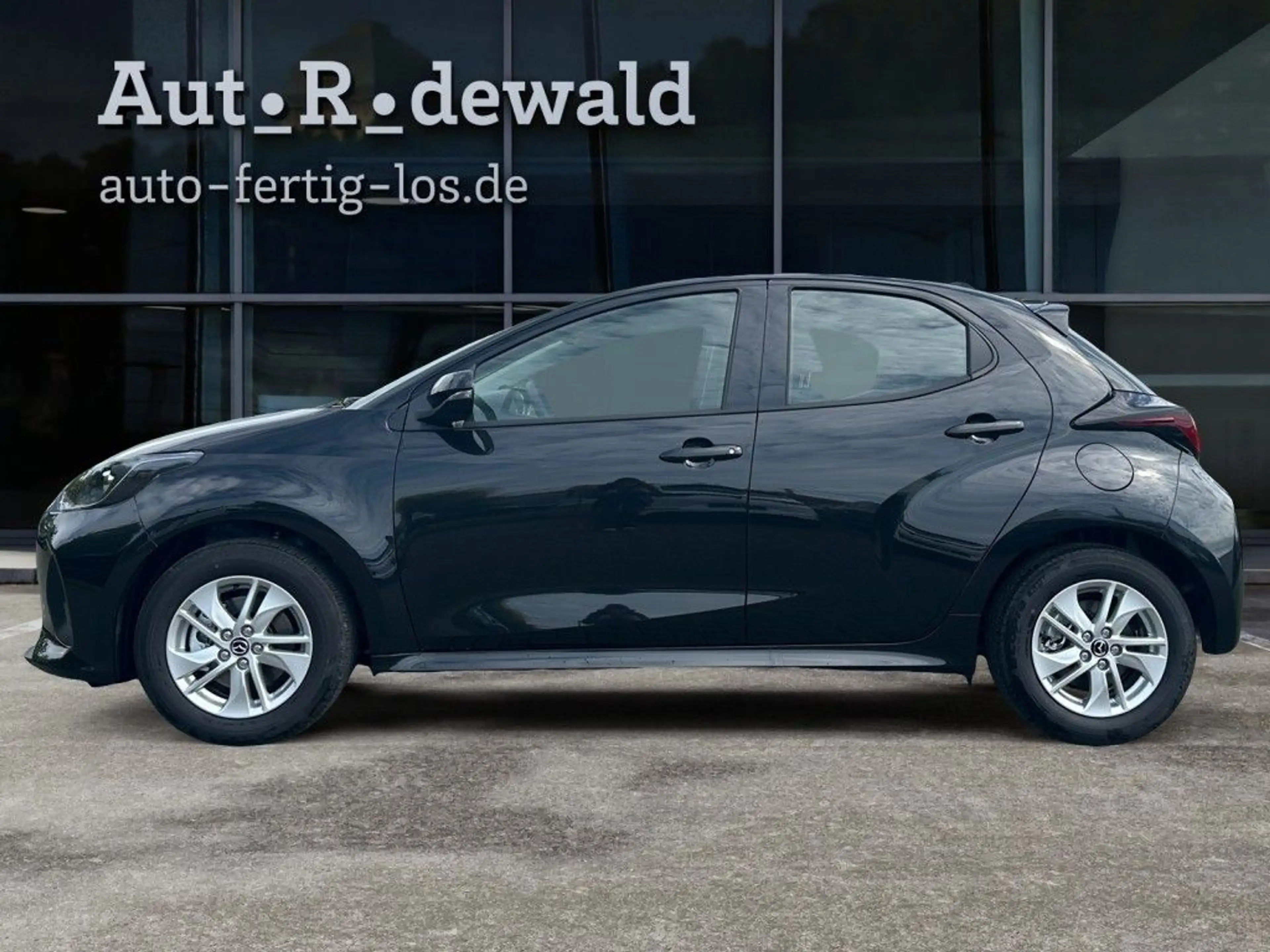 Mazda 2 Hybrid 1.5 VVT-i 116 CVT CENTRE-LINE (ZV) — photo 8