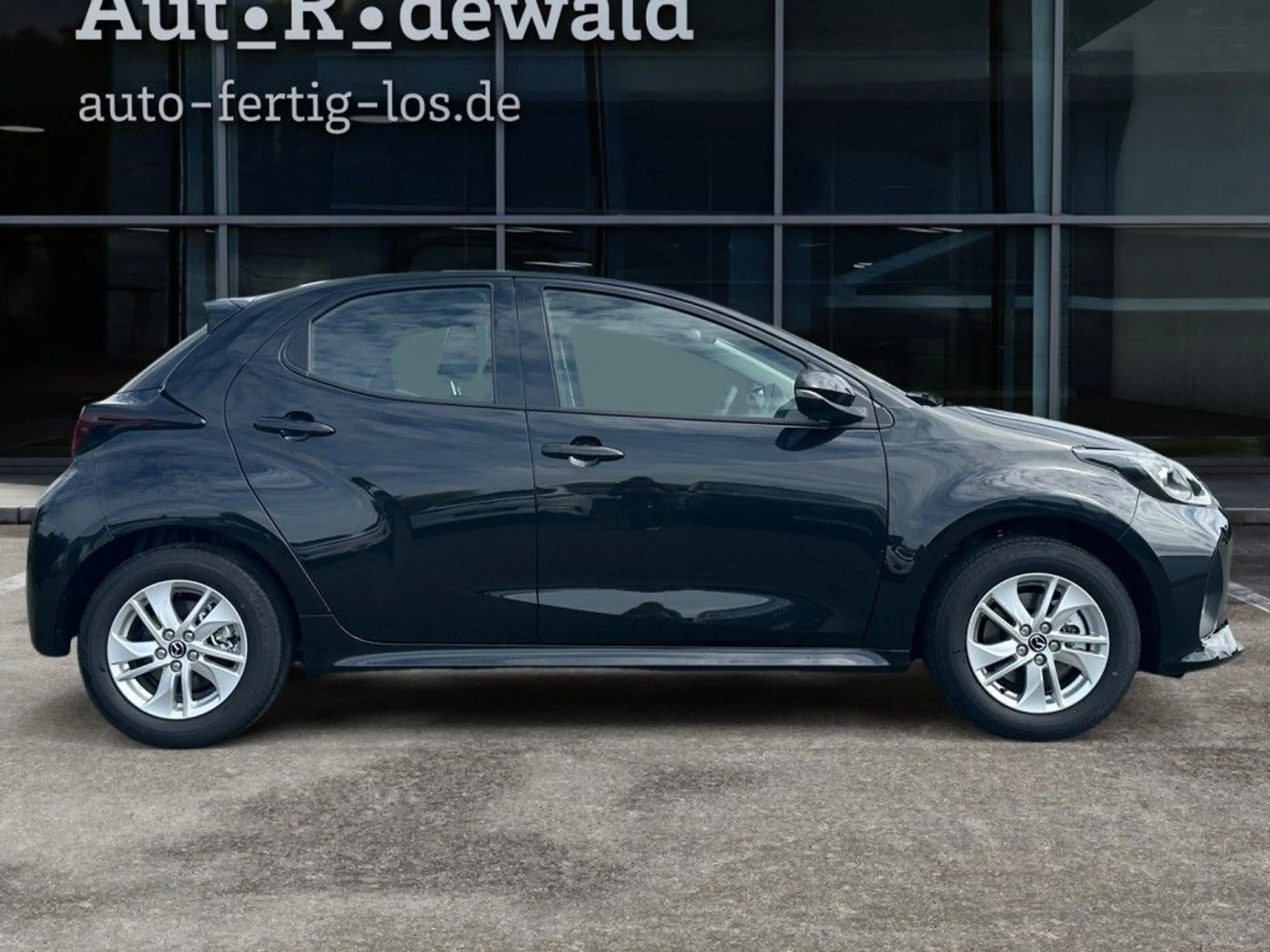Mazda 2 Hybrid 1.5 VVT-i 116 CVT CENTRE-LINE (ZV) — photo 12