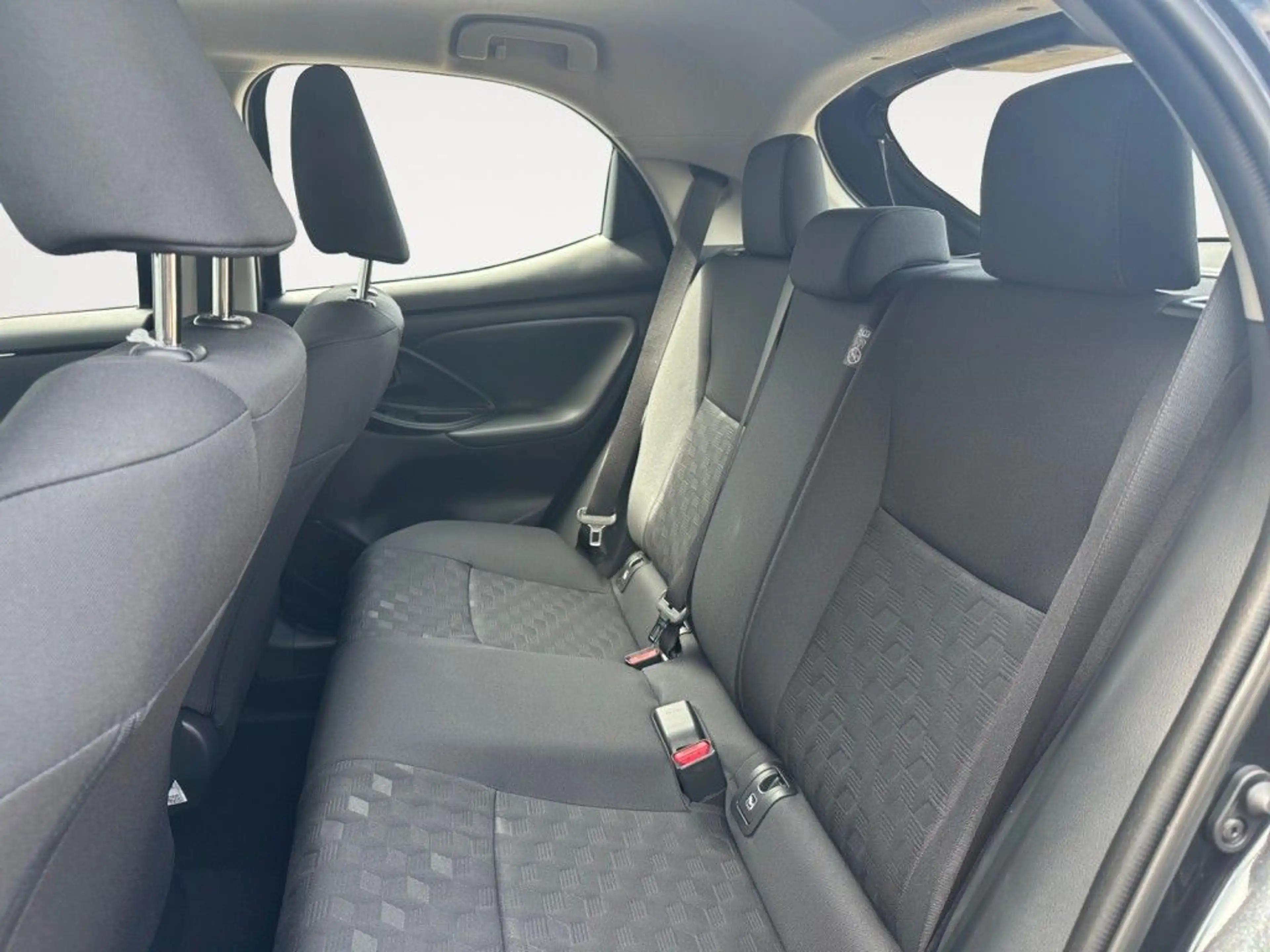 Mazda 2 Hybrid 1.5 VVT-i 116 CVT CENTRE-LINE (ZV) — photo 4