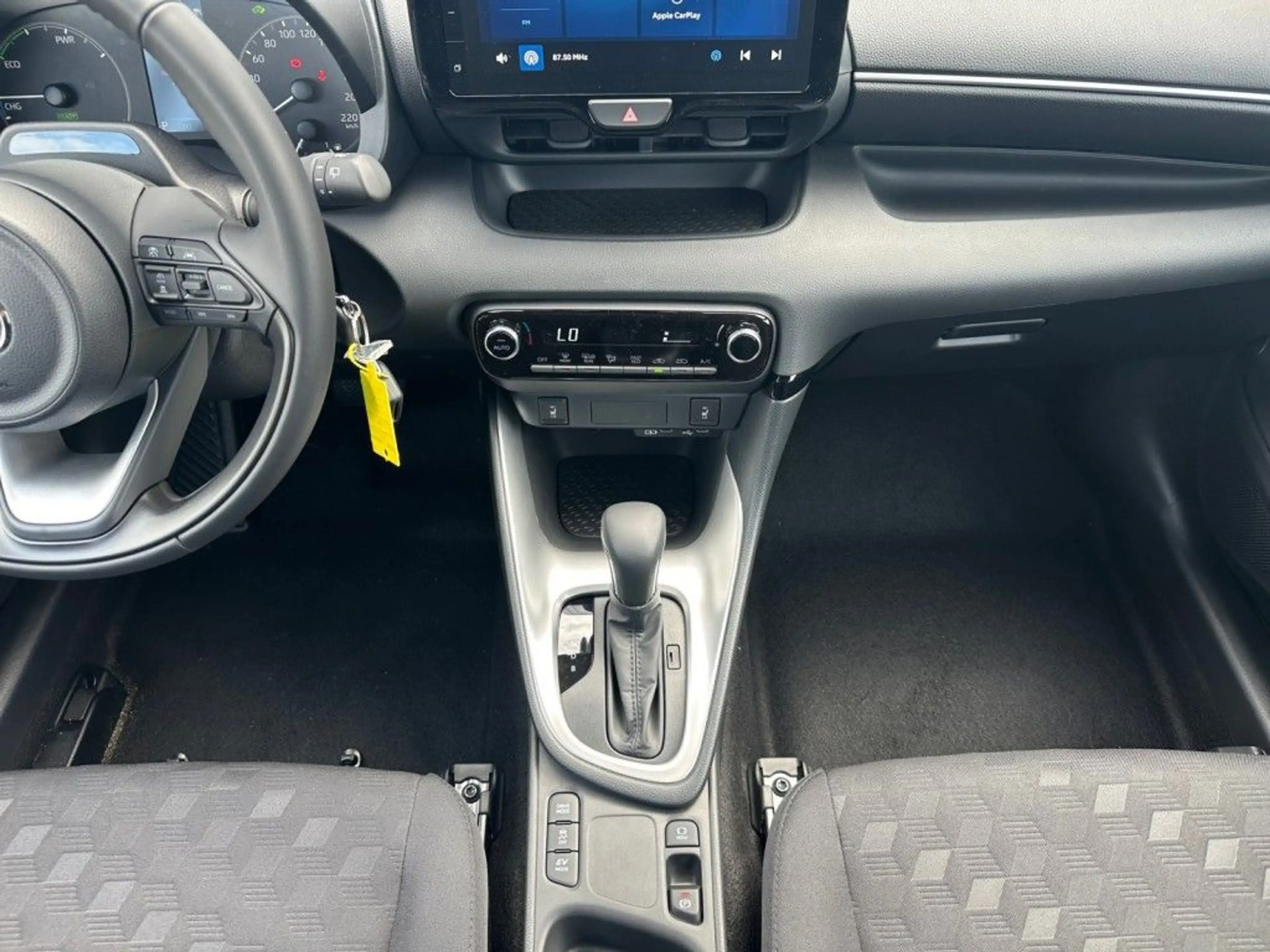 Mazda 2 Hybrid 1.5 VVT-i 116 CVT CENTRE-LINE (ZV) — photo 2