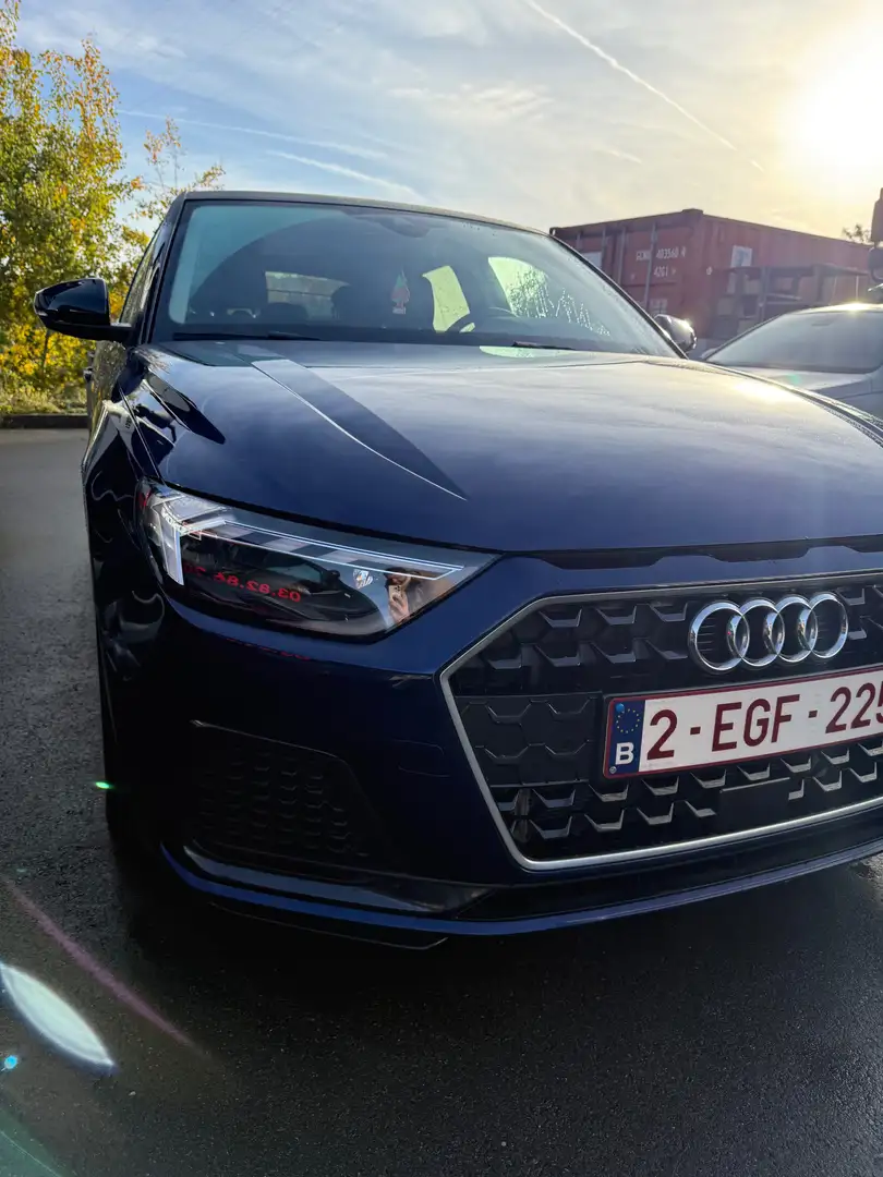 Audi A1 A1 1.0 TFSI S tronic Bleu - 2