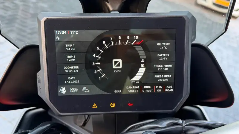 KTM 1290 Super Duke GT - foto 2