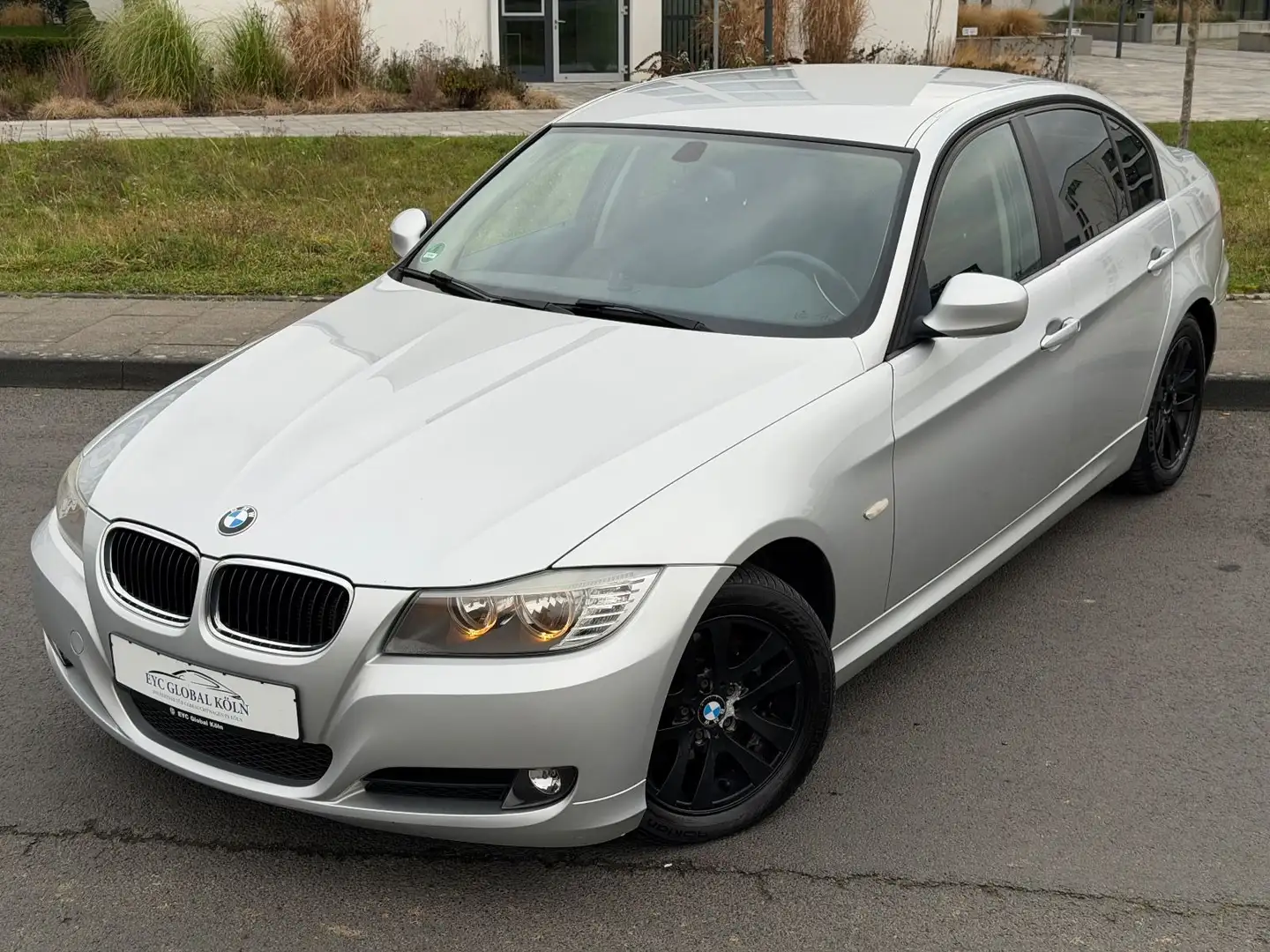 BMW 320 i,Limousine,2.Hand,Scheckheft,125kW,PDC Silber - 2