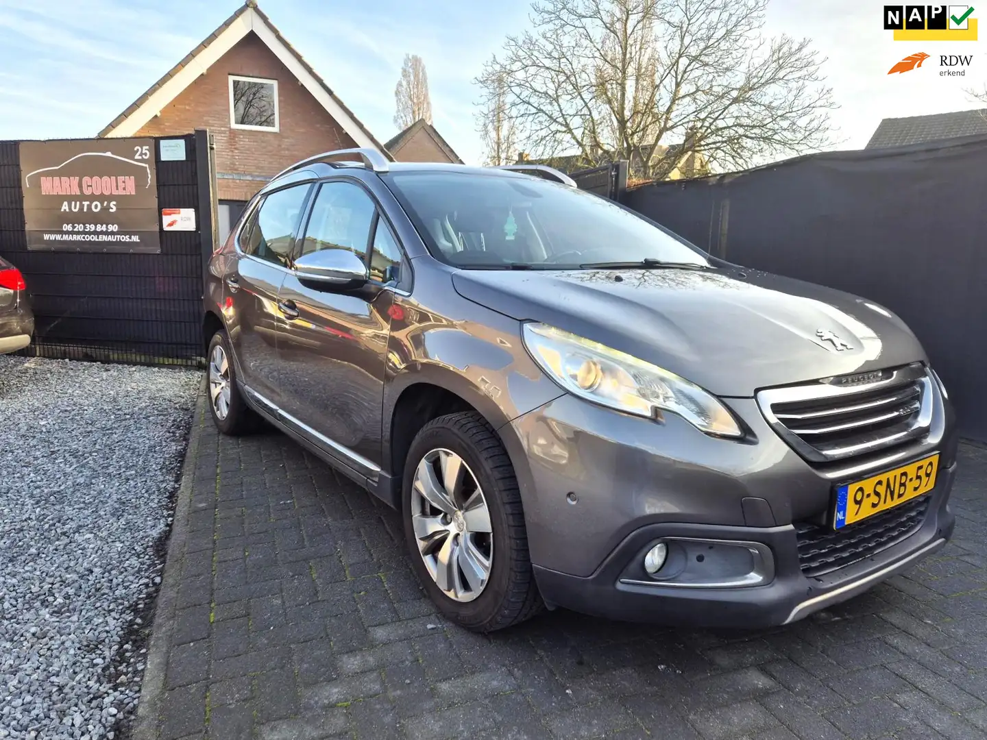 Peugeot 2008 1.2 VTi Allure Pack Premium Plus Navi Airco Cruise Grijs - 1