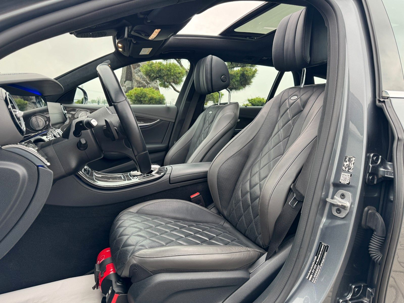 Mercedes-Benz E 400 d 4MATIC AMG LINE PANO STANDHZG DAB+ AHK — photo 11