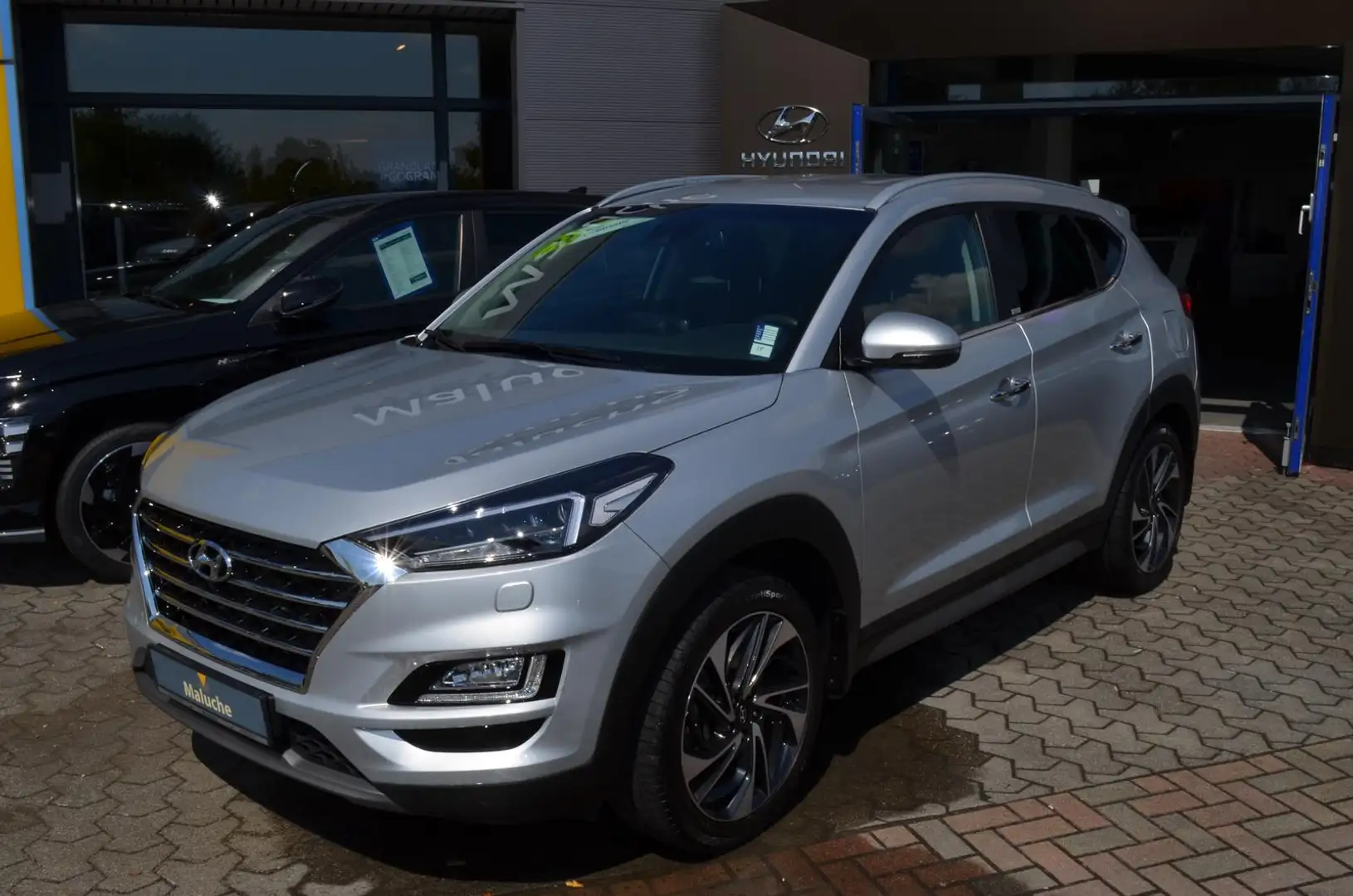 Hyundai TUCSON FL 1.6 GDi Turbo 4WD+AHZV abnhembar+360°Kamera+LED Silber - 1