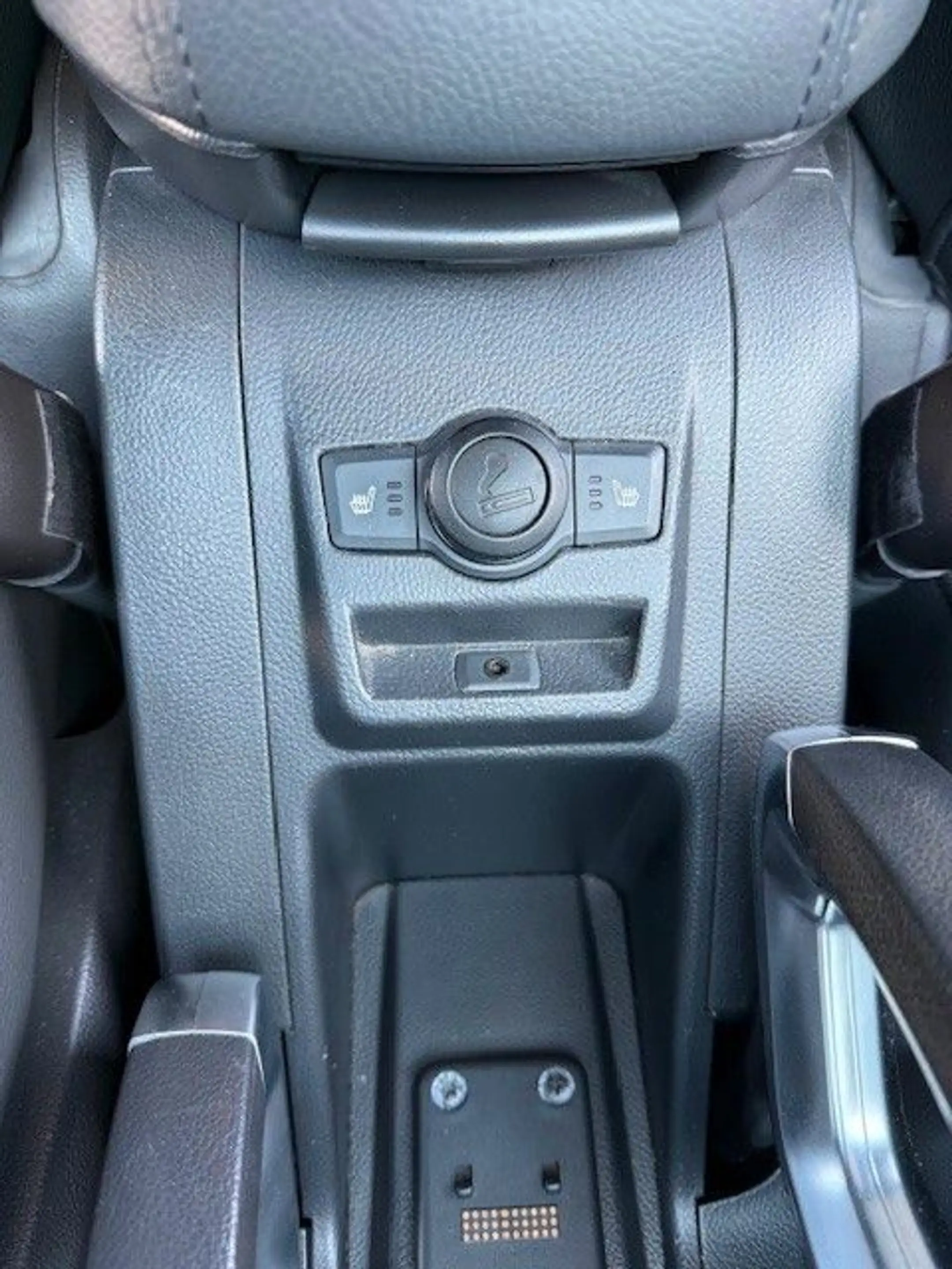 Opel Antara Edition 4x4*Teilleder*PDC*Klimaautom*SH* — photo 15