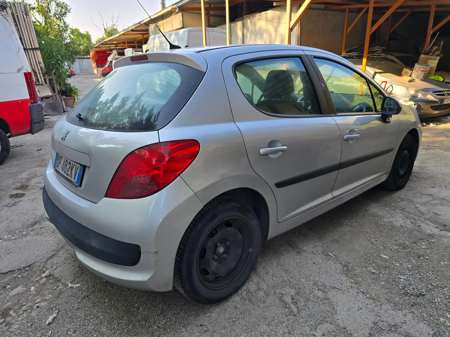 Peugeot 207 207 5p 1.4 hdi One-Line Grijs - 2
