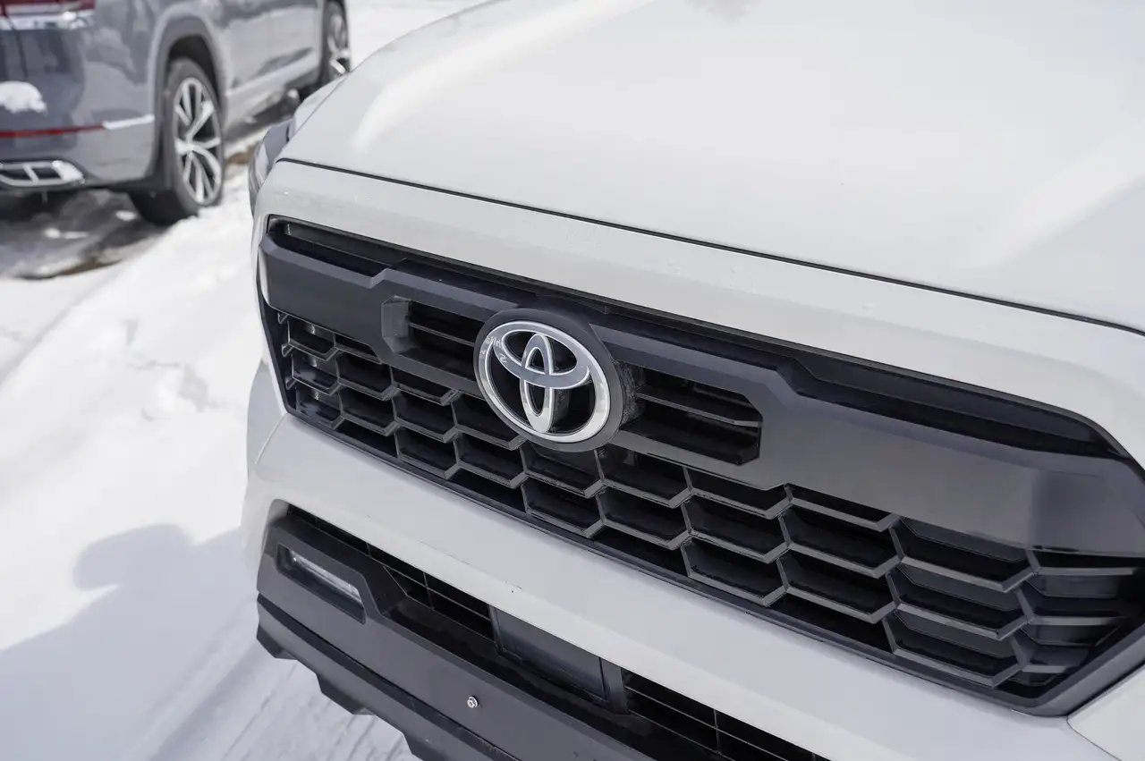 Toyota Tacoma снимка Toyota Tacoma