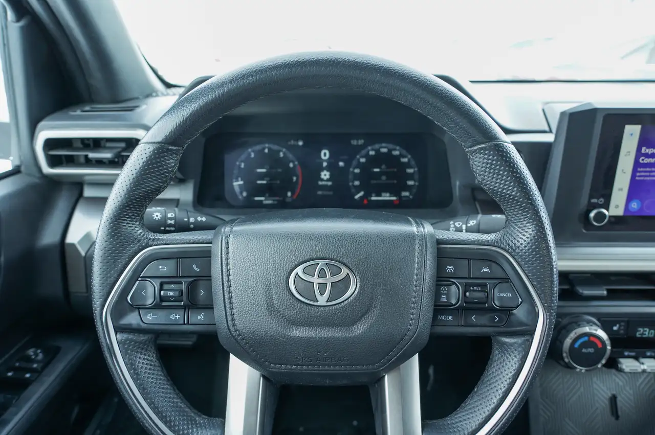 Toyota Tacoma снимка Toyota Tacoma
