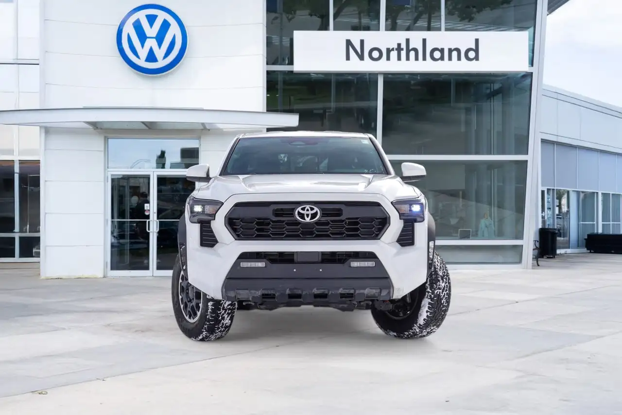 Toyota Tacoma снимка Toyota Tacoma