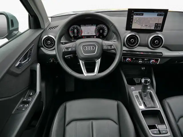 Audi Q2 view 8
