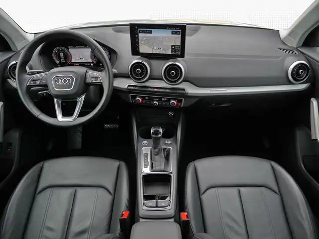 Audi Q2 view 5