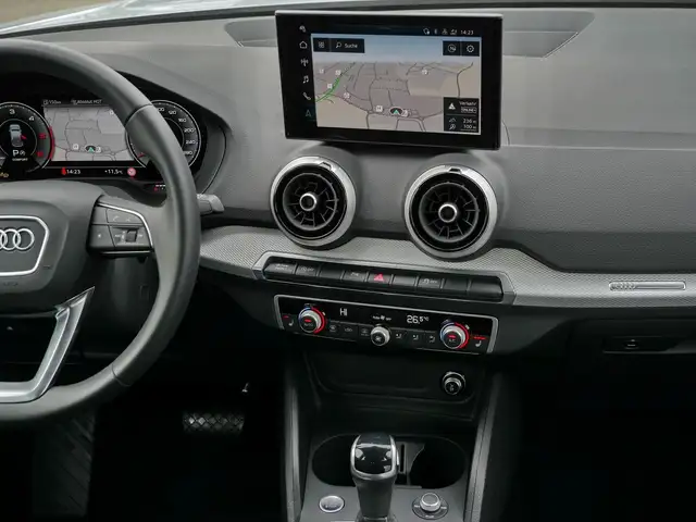 Audi Q2 view 6
