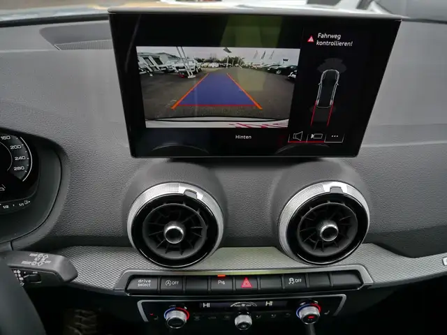 Audi Q2 view 14
