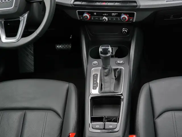 Audi Q2 view 7