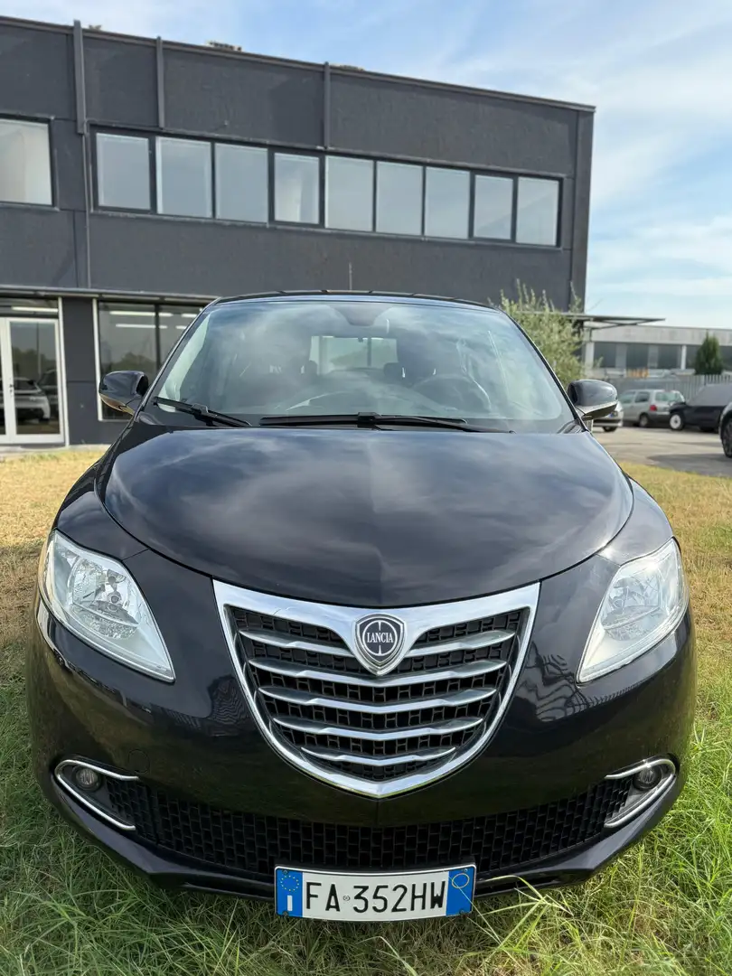 Lancia Ypsilon Ypsilon III 1.3 mjt Platinum s Nero - 1