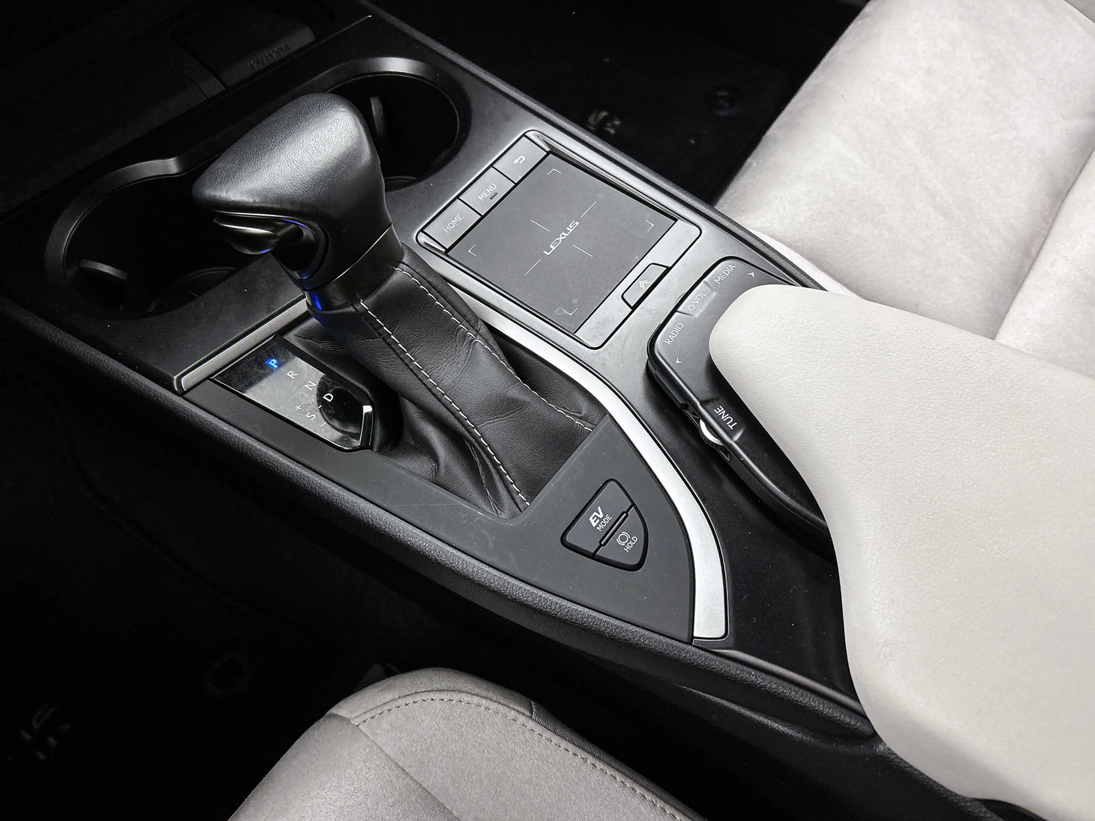 Lexus UX 250h Business Line | BTW voertuig | Climate Control | C — photo 10