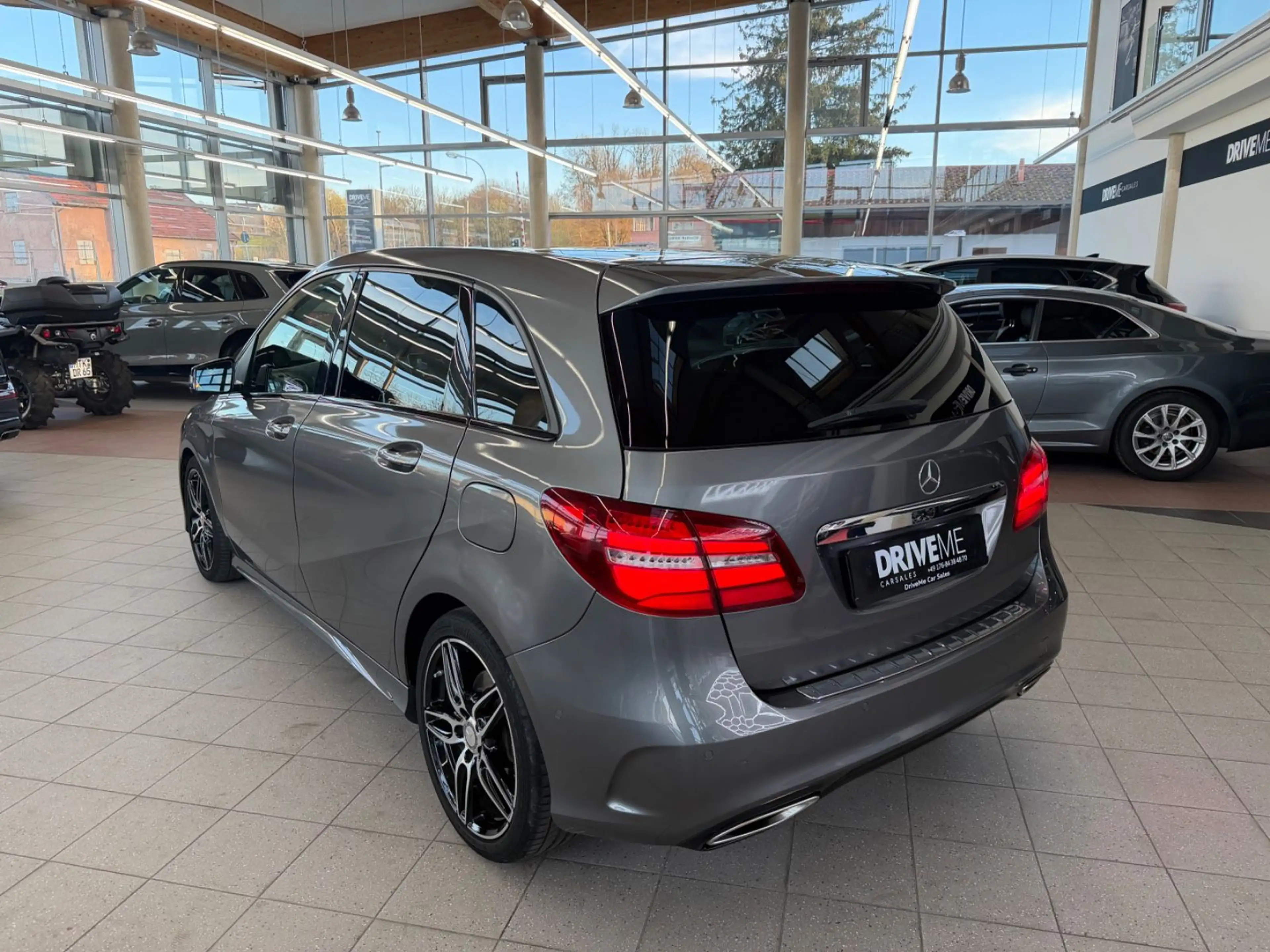 Mercedes-Benz B 220 CDI AMG Line PANO LED KAM Standheizung — photo 7