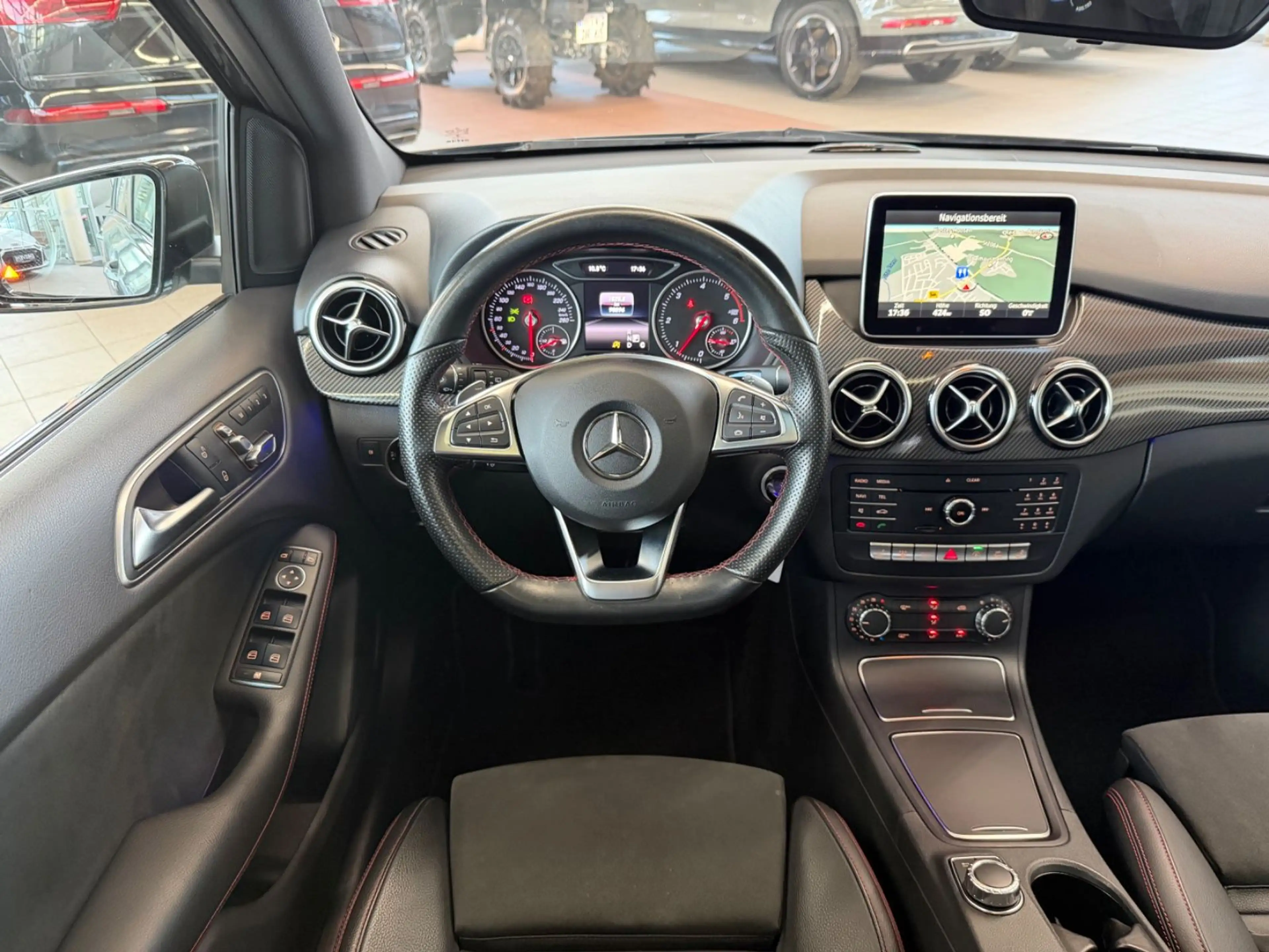 Mercedes-Benz B 220 CDI AMG Line PANO LED KAM Standheizung — photo 11