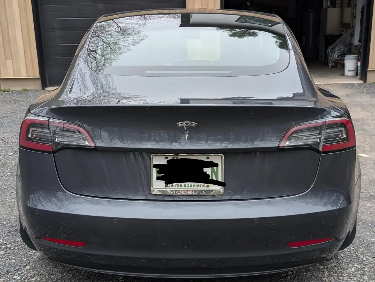 Tesla Model 3 снимка Tesla Model 3