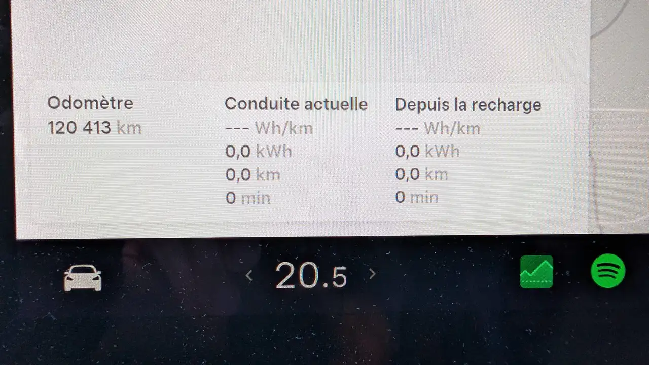 Tesla Model 3 снимка Tesla Model 3