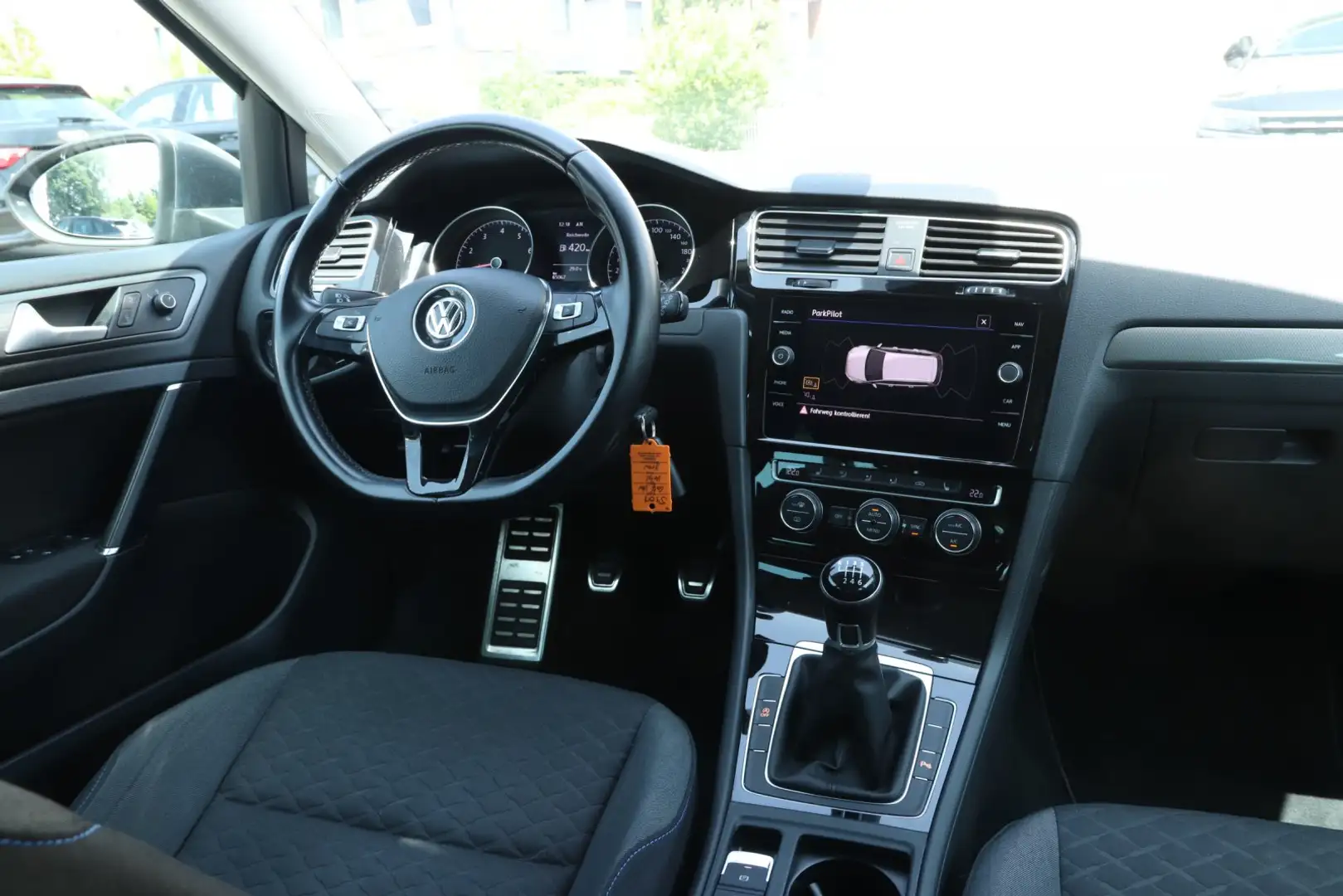 Volkswagen Golf Variant VII 1.0 TSI Join CLIMATRONIC*NAVI*SHZ Grau - 2