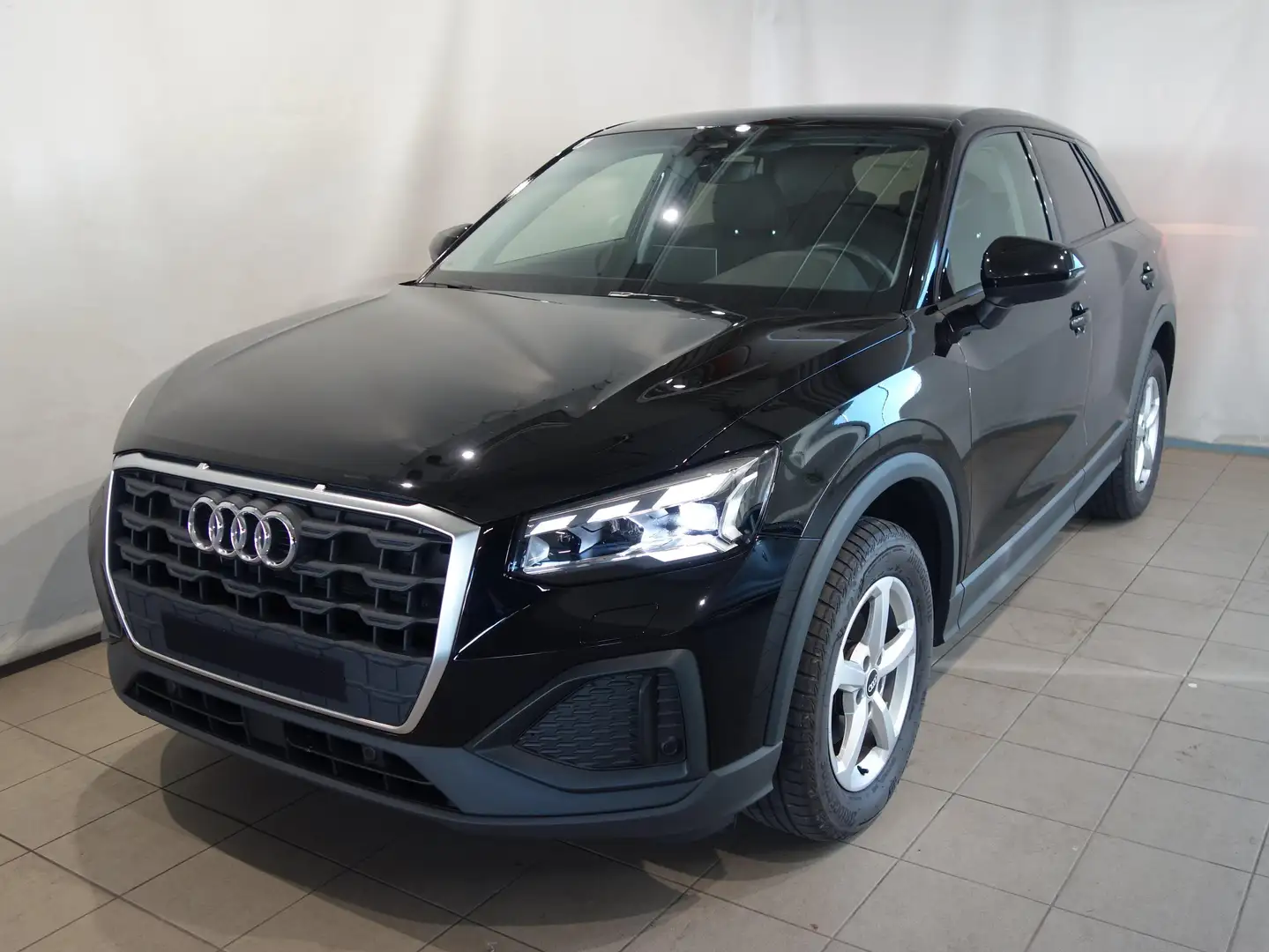 Audi Q2 30 TFSI intense Schwarz - 1