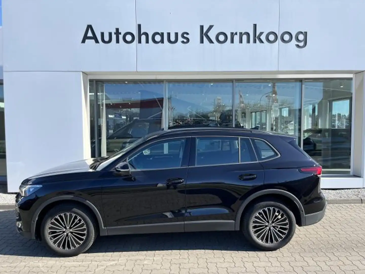 Volkswagen Tiguan Life 1,5 SI DSG AHK Gar. 08.29 neues Modell Negro - 1