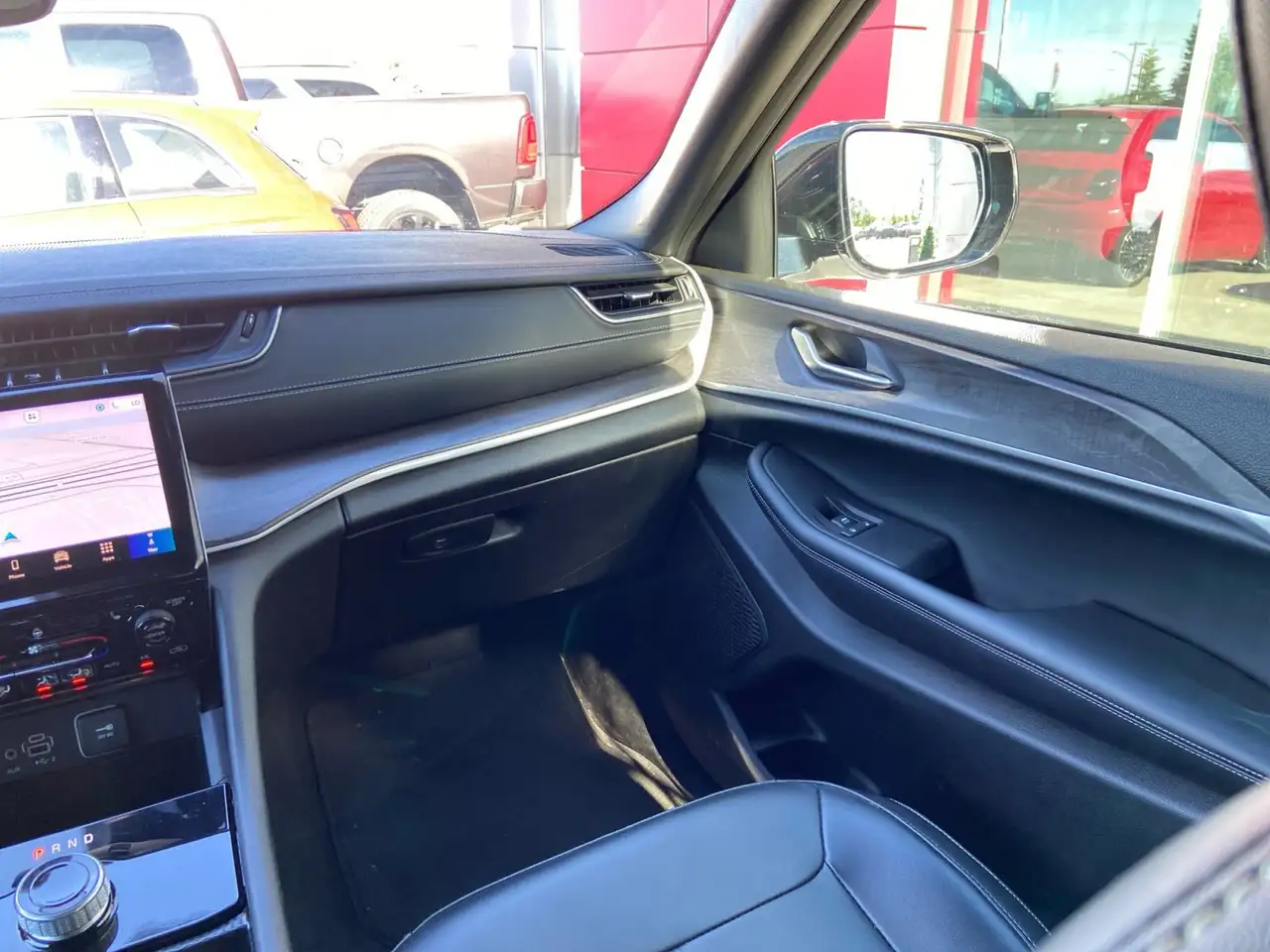 Jeep Grand Cherokee снимка Jeep Grand Cherokee