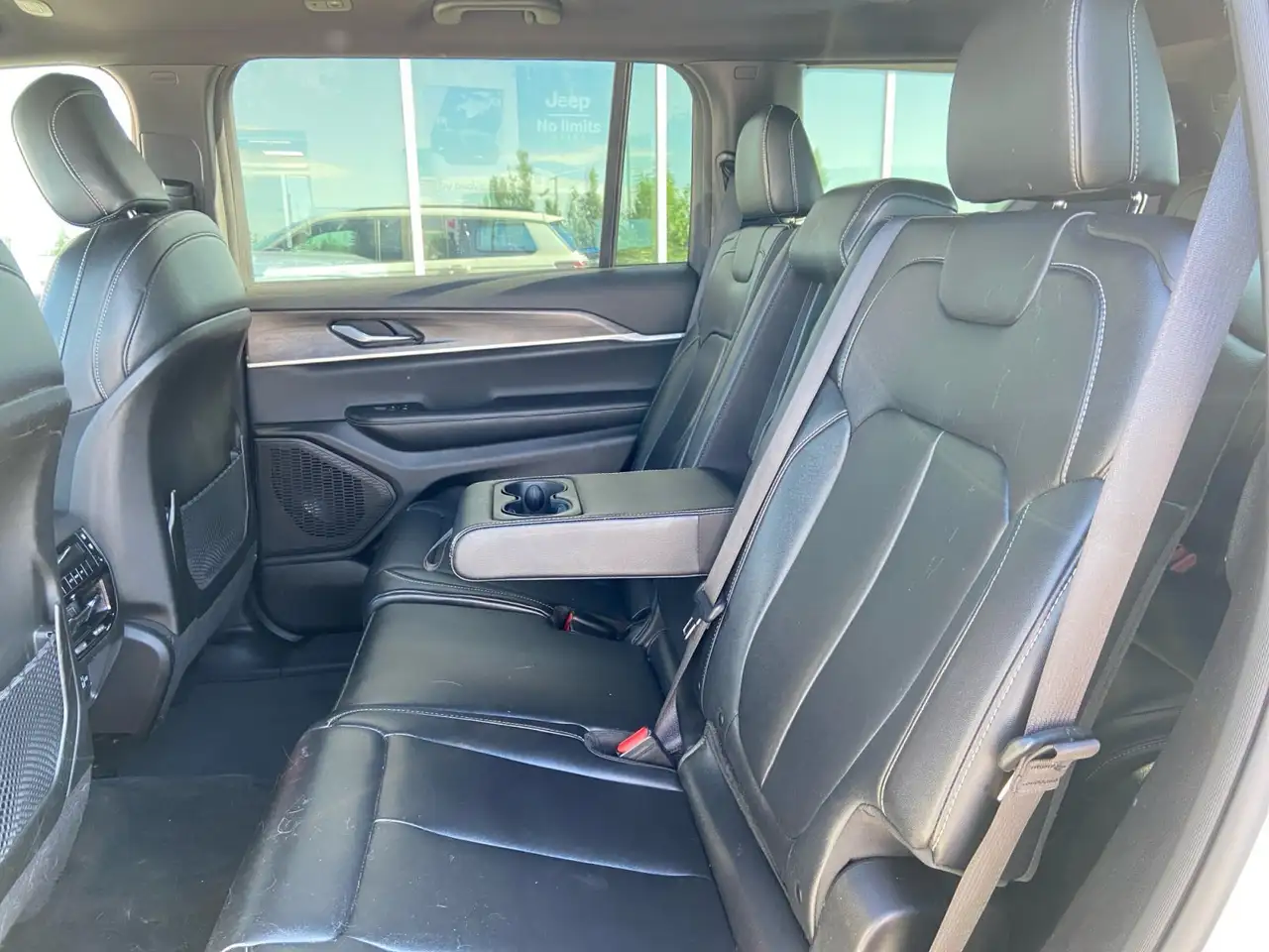 Jeep Grand Cherokee снимка Jeep Grand Cherokee