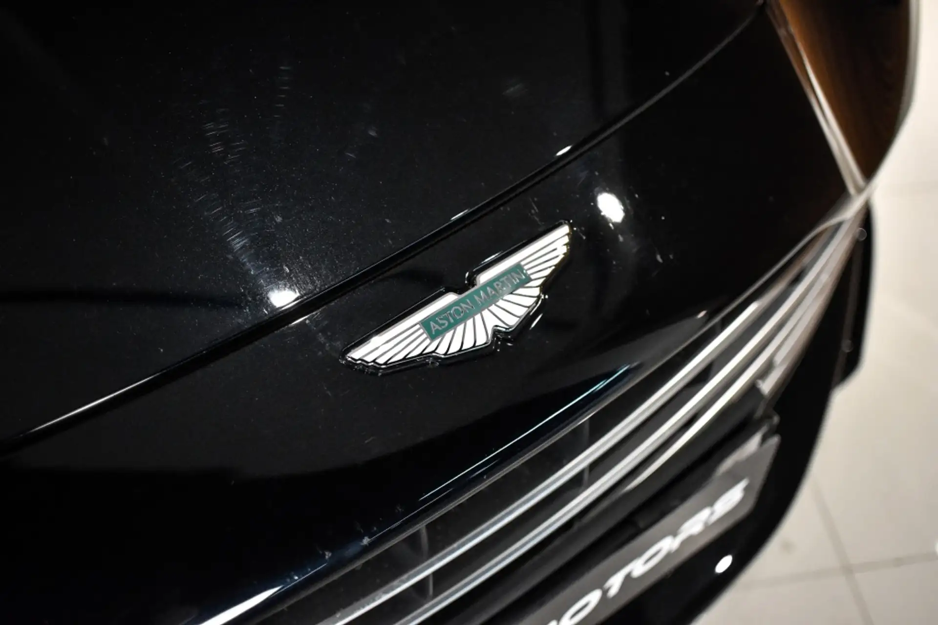 애스턴마틴 DB12 2025 검정 사진 5