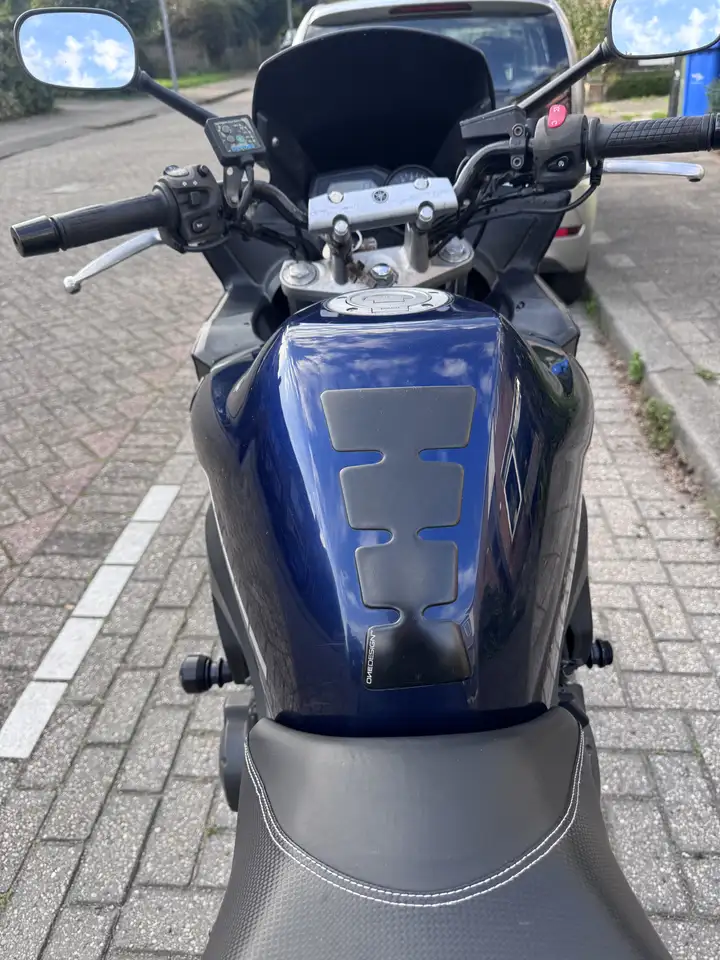 Yamaha FZR 600