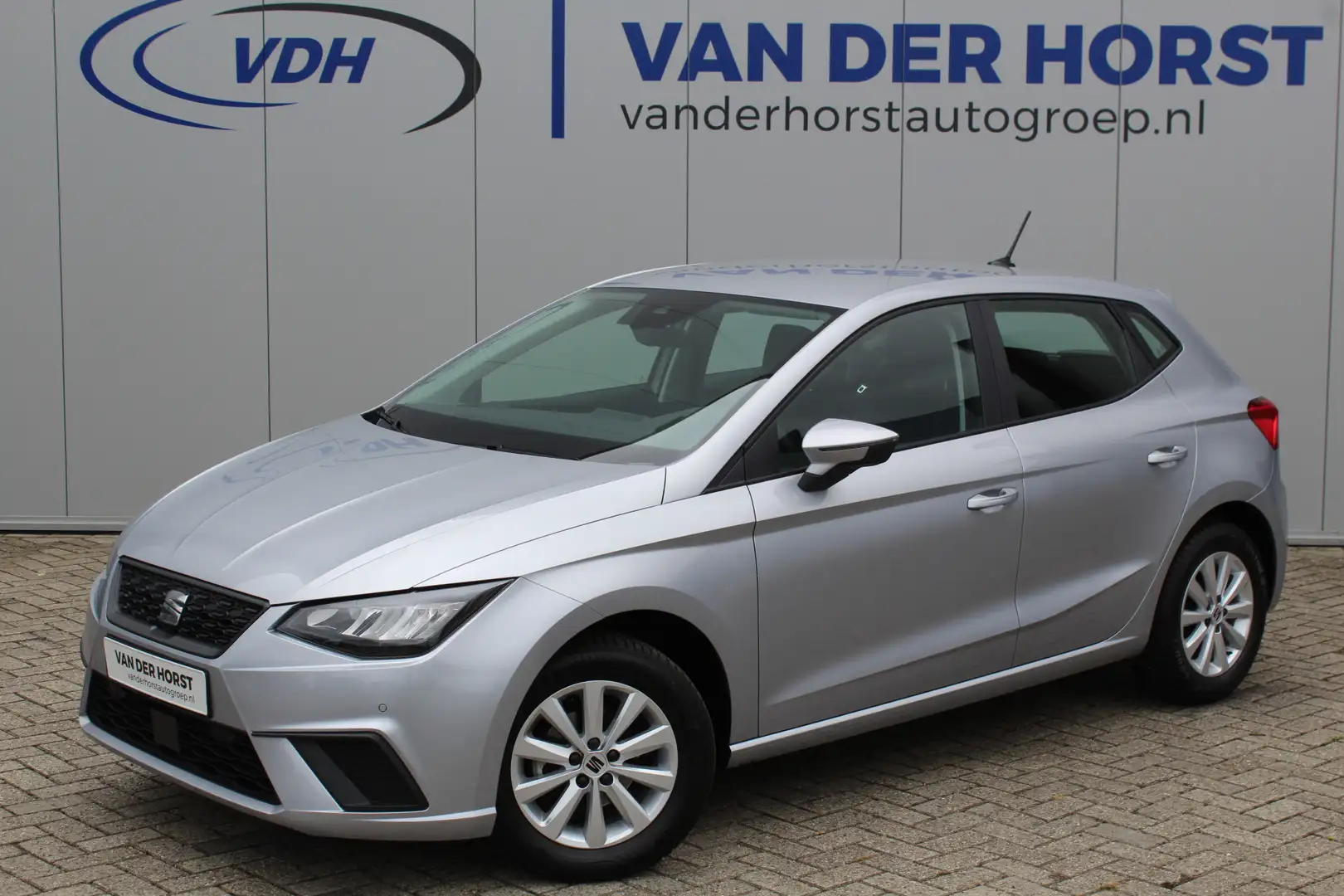 SEAT Ibiza 1.0-96pk TSI Style. NIEUWSTE MODEL. In nieuwstaat Zilver - 1