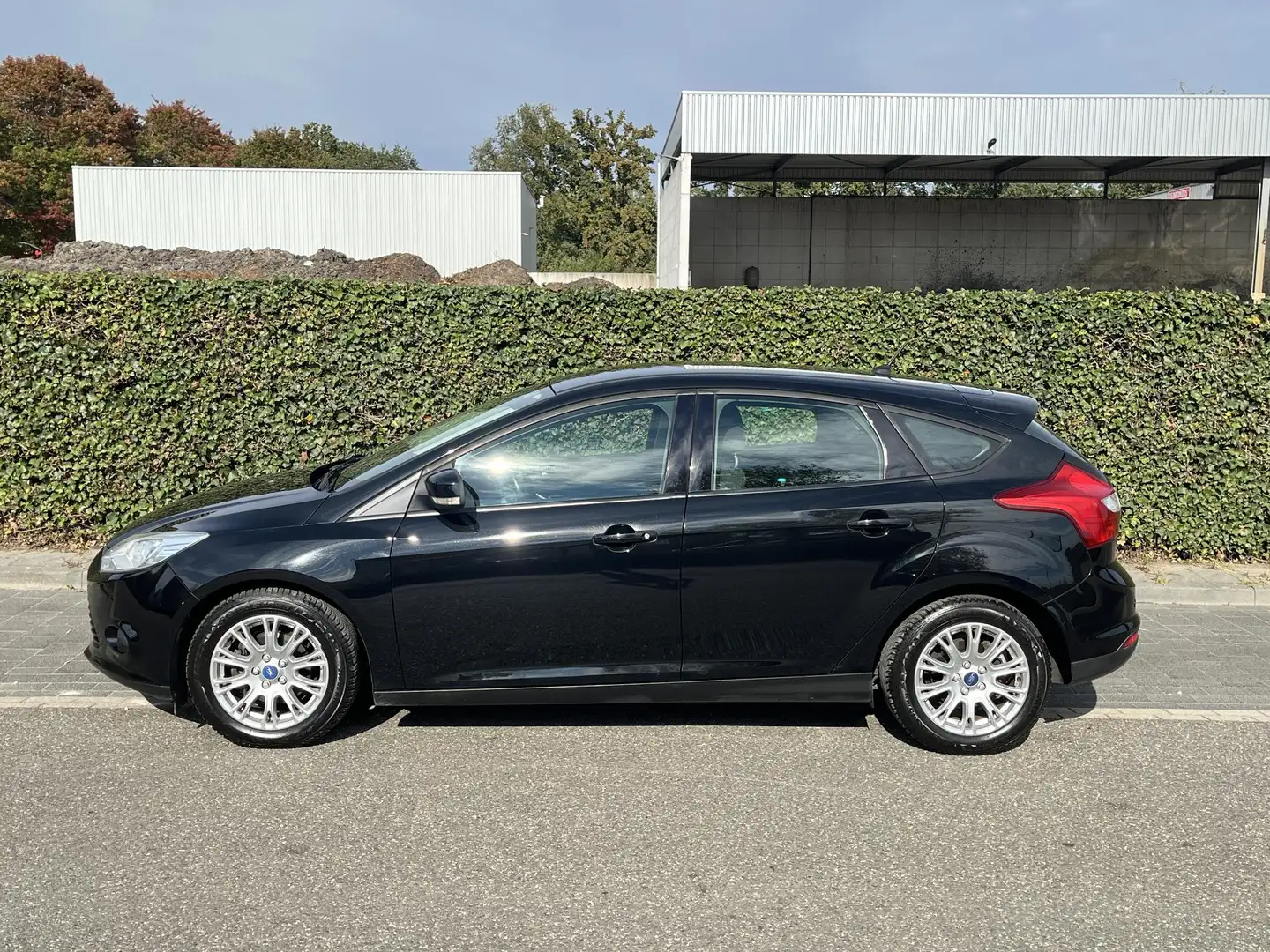 Ford Focus 1.0 EcoBoost * Airco * 94DKM ! * Nieuwe Distr.riem Zwart - 2