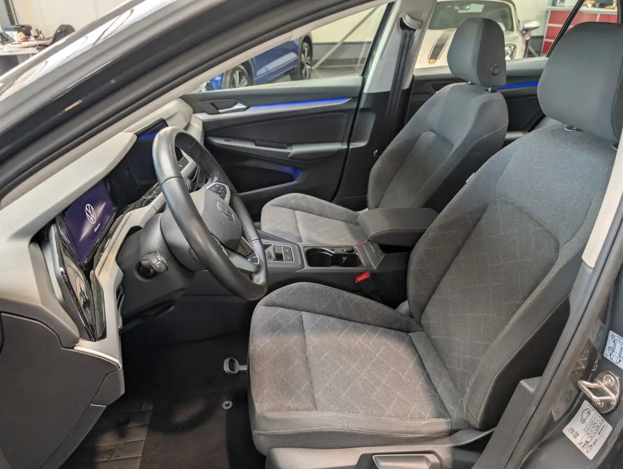 Volkswagen Golf 2.0 TDI SCR Life 1.Hand 8