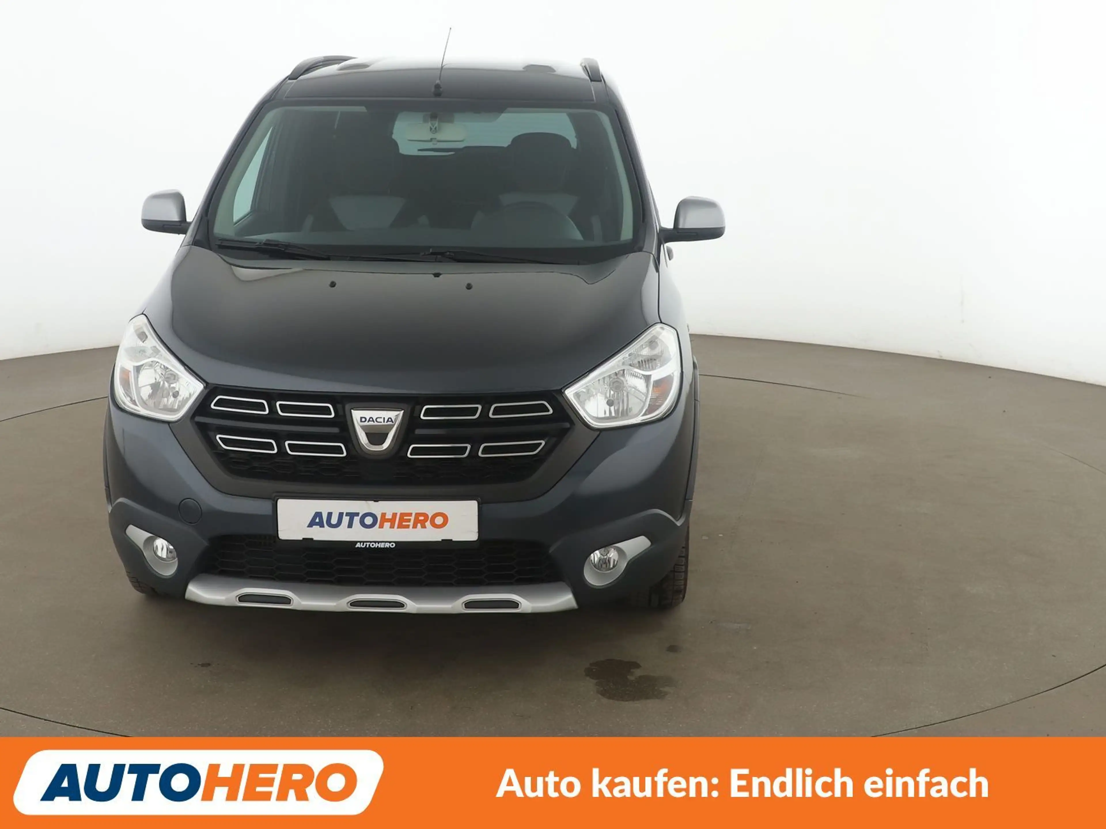 Dacia Lodgy 1.2 TCe Stepway*NAVI*TEMPO*PDC*SHZ*ALU*TOUCH* — photo 9