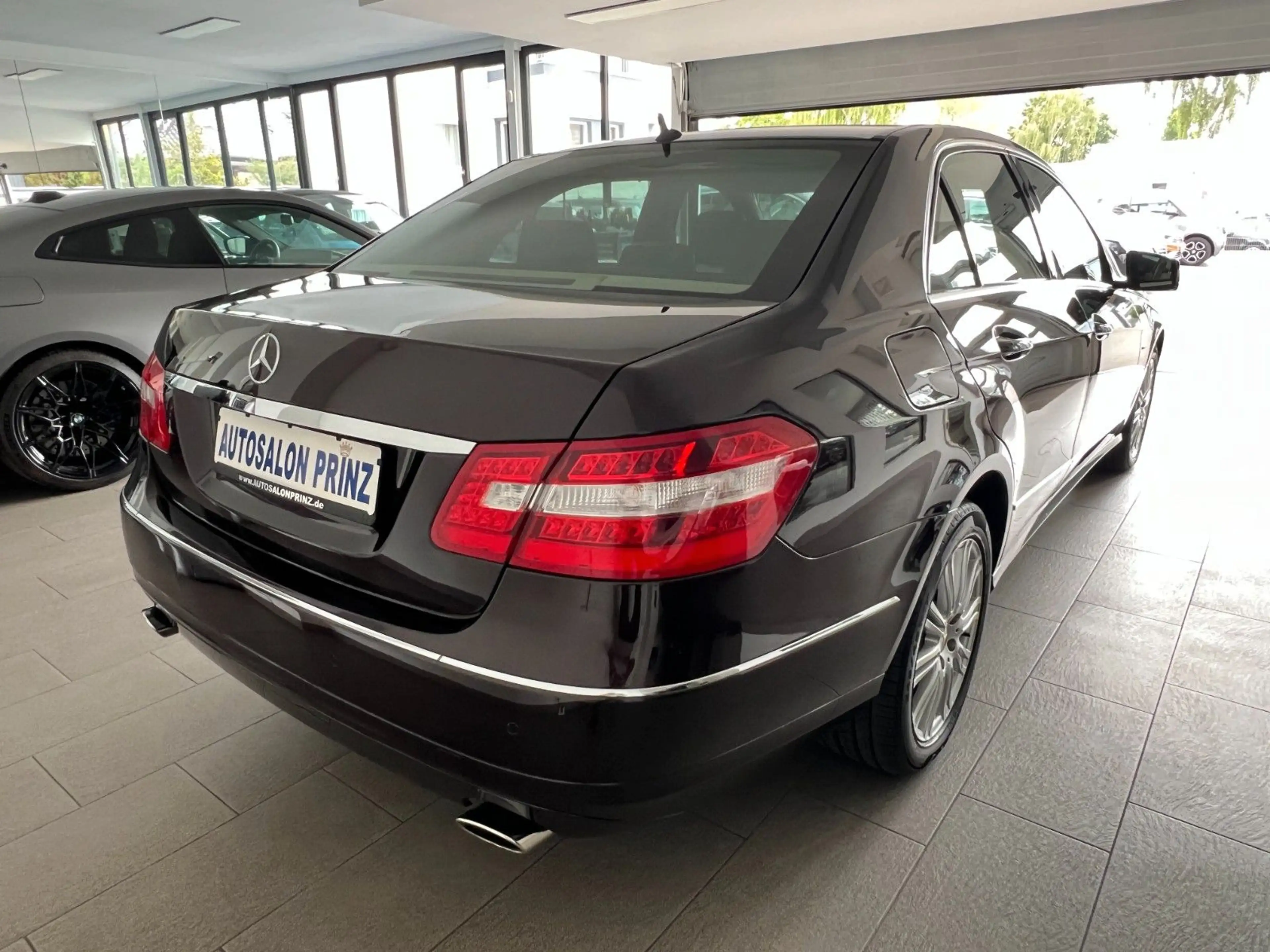 Mercedes-Benz E 350 CDI 1.HAND 4M AUT KLI NAVI LEDER KAMERA — photo 7