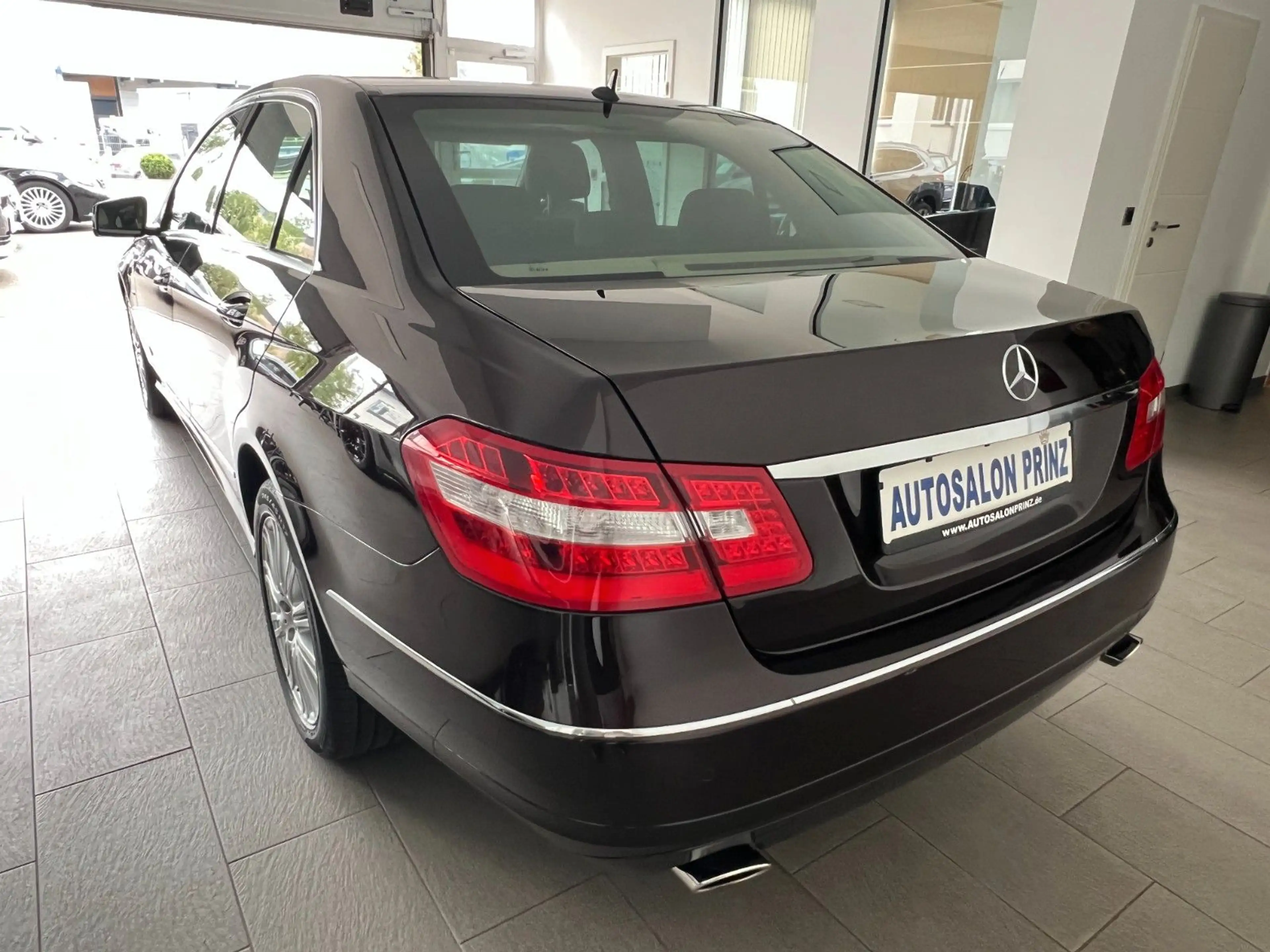Mercedes-Benz E 350 CDI 1.HAND 4M AUT KLI NAVI LEDER KAMERA — photo 5