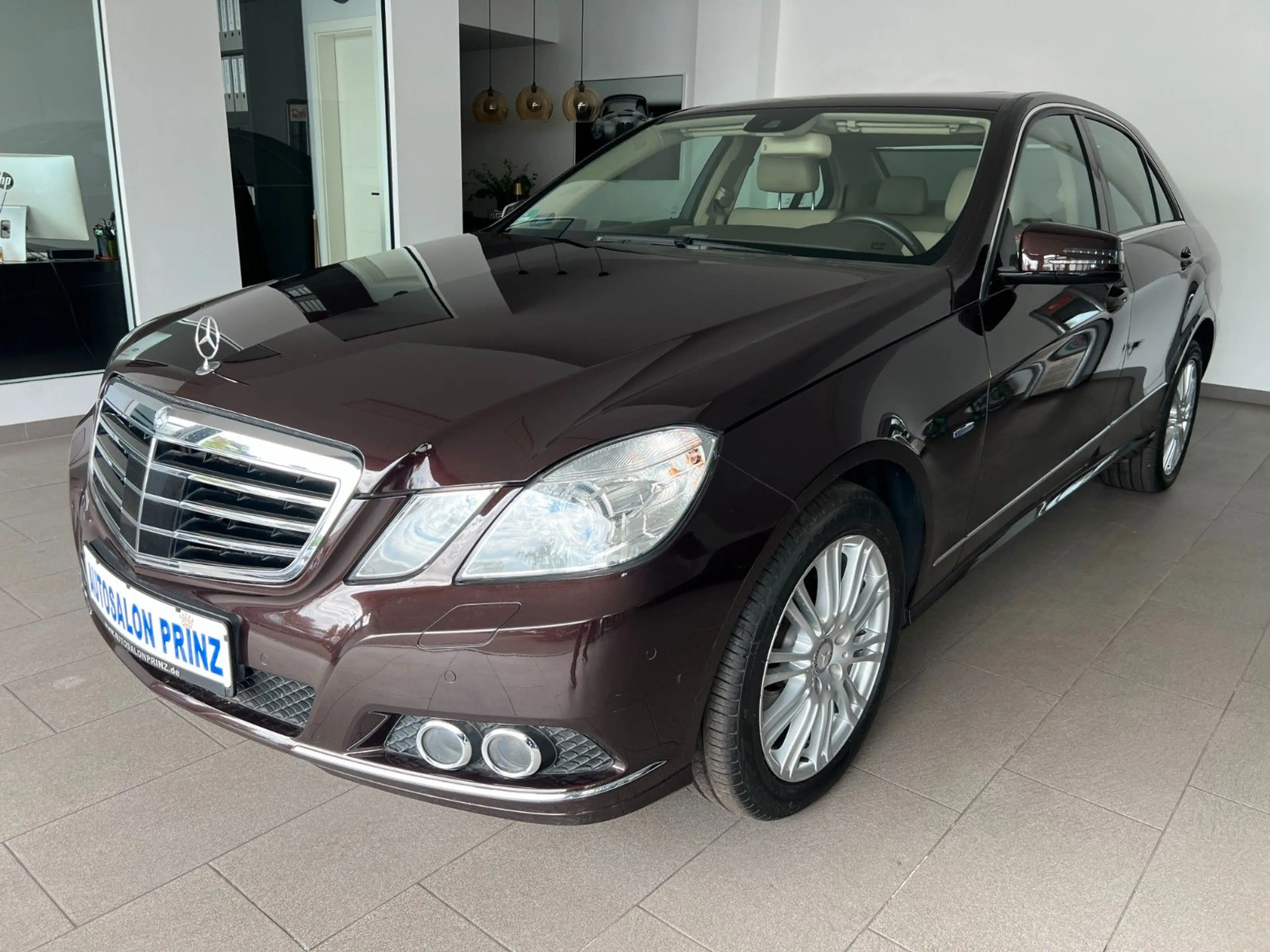 Mercedes-Benz E 350 CDI 1.HAND 4M AUT KLI NAVI LEDER KAMERA — photo 3