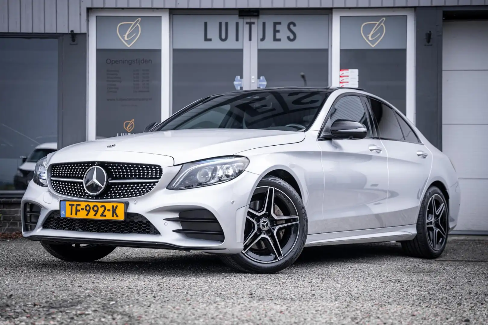 Mercedes-Benz C 180 Premium Pack AMG I Org.NL I Pano-dak I 360° I Nigh Grijs - 1