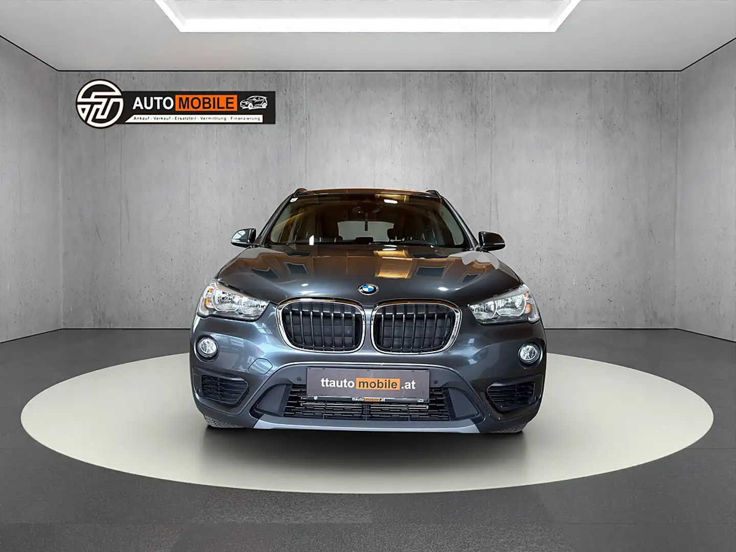BMW X1 sDrive18i Advantage (OPF) Silber - 2