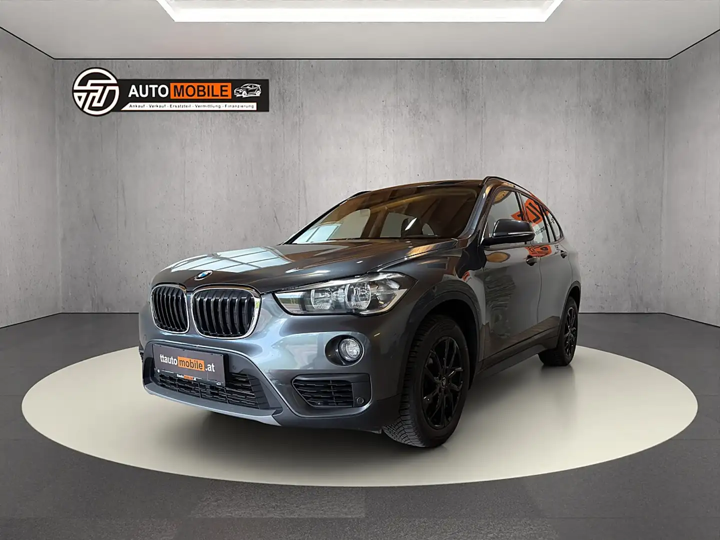 BMW X1 sDrive18i Advantage (OPF) Silber - 1