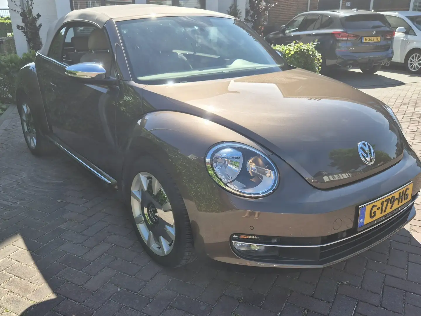 Volkswagen Beetle 1.2 TSI Design Bruin - 1