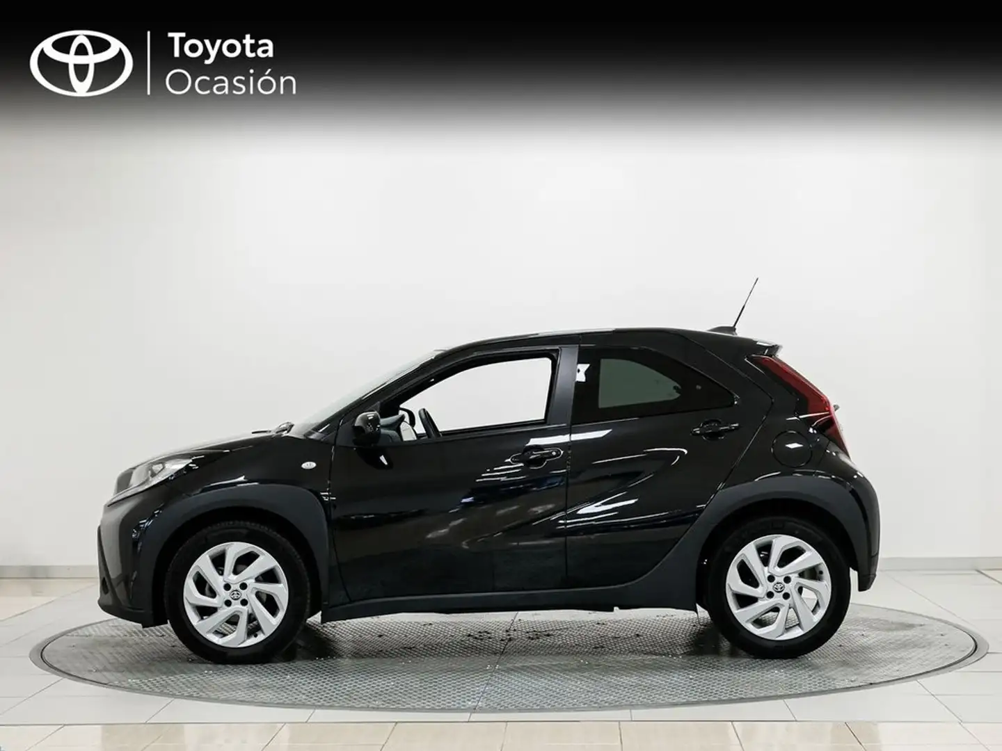Toyota Aygo X 70 Play MT Negro - 2