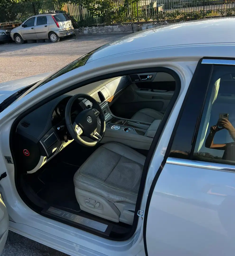 Jaguar XF 3.0ds V6 Portfolio auto - 1