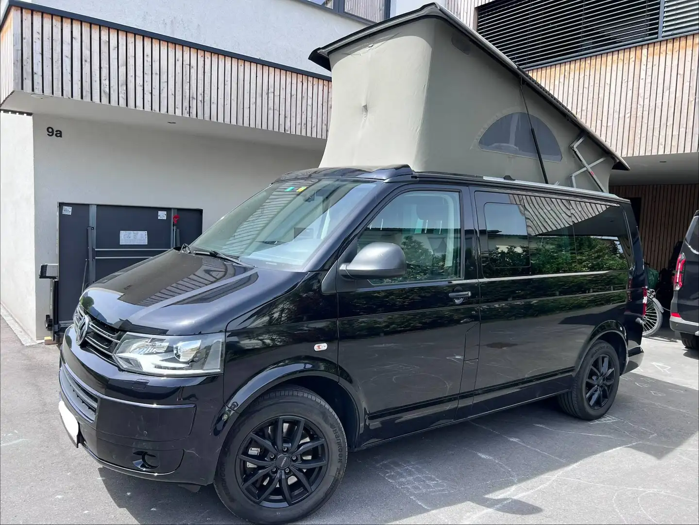 Volkswagen T5 California Beach Schwarz - 1
