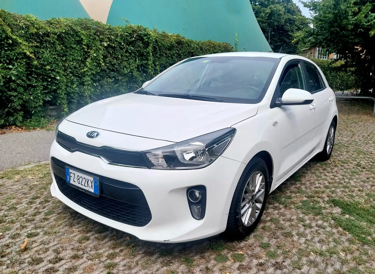 Kia Rio 1.2 Evolution Gpl 82cv White - 1