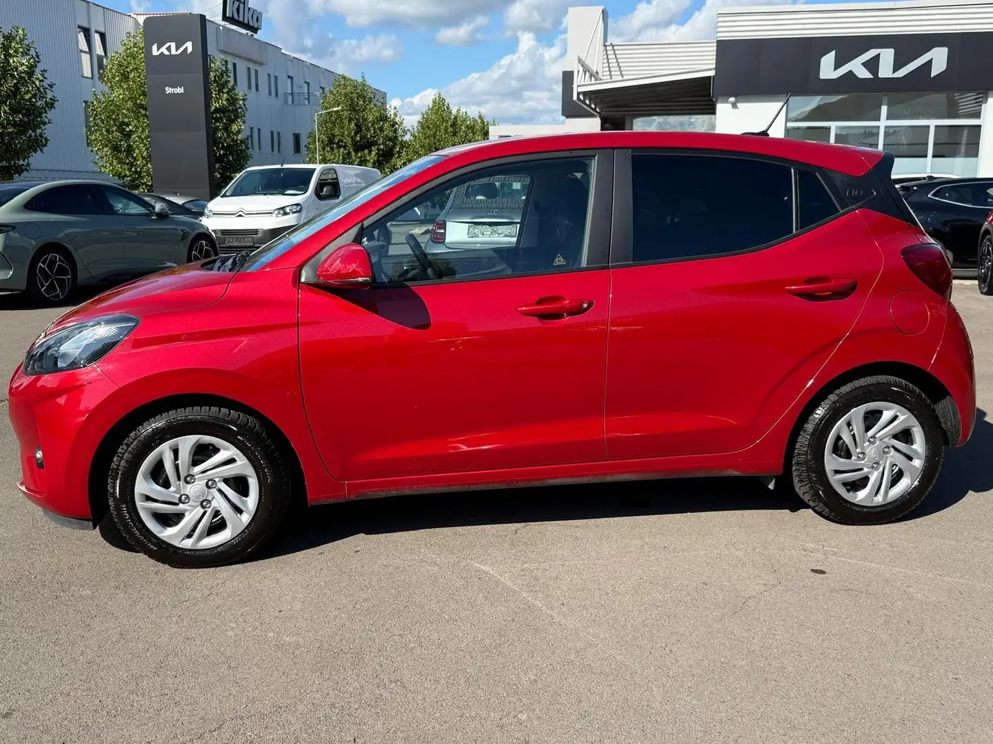 Hyundai i10 1,0 i Line Plus Rouge - 2